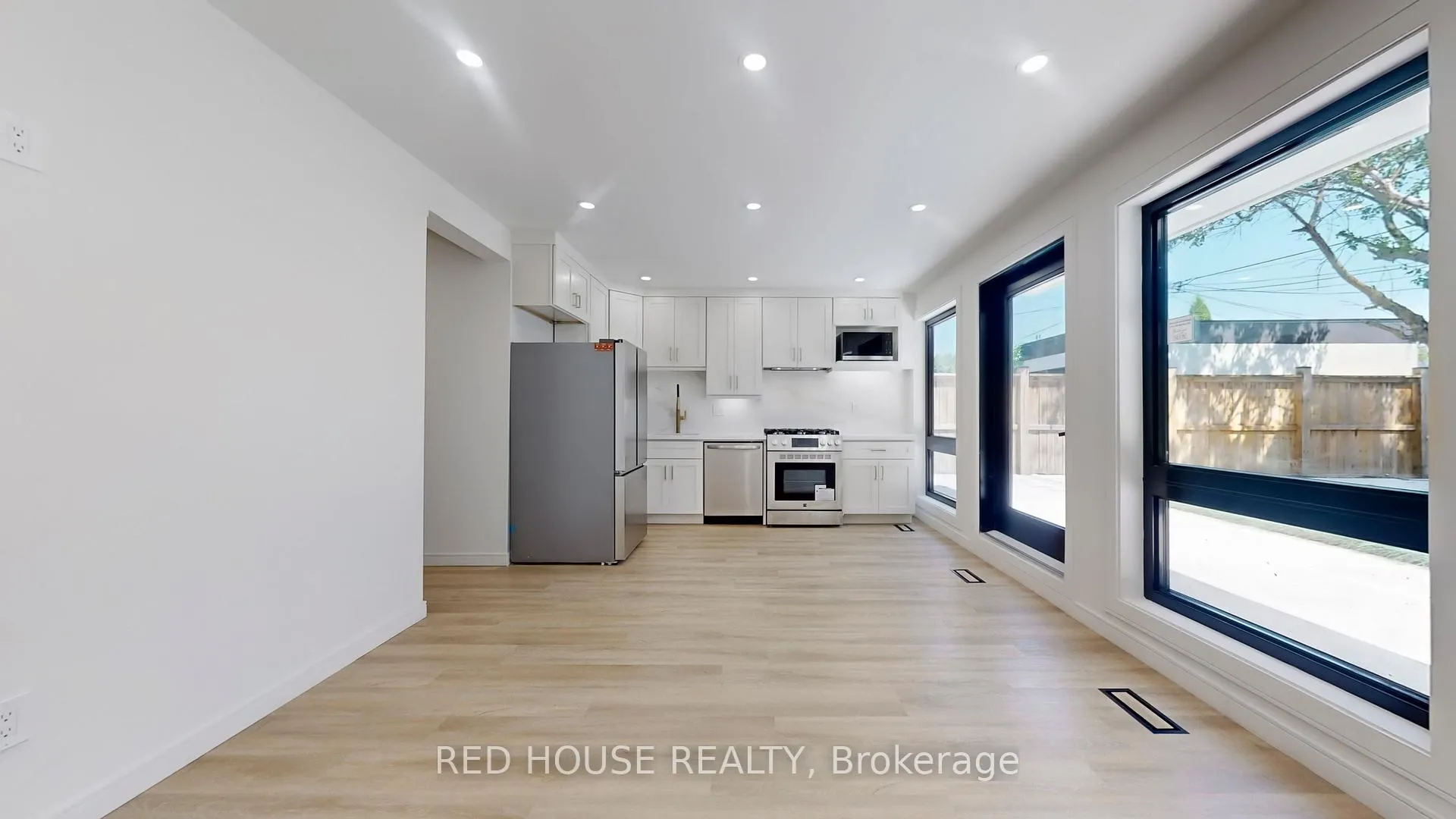 Photo 14 of Unit 1, 63 Derwyn Road, Toronto, East York — HOMEH