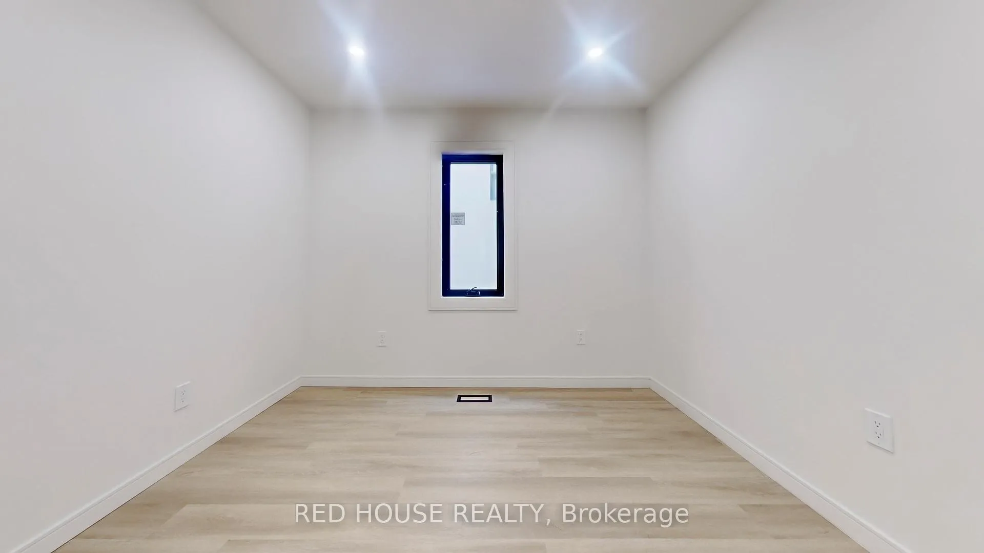 Photo 18 of Unit 1, 63 Derwyn Road, Toronto, East York — HOMEH