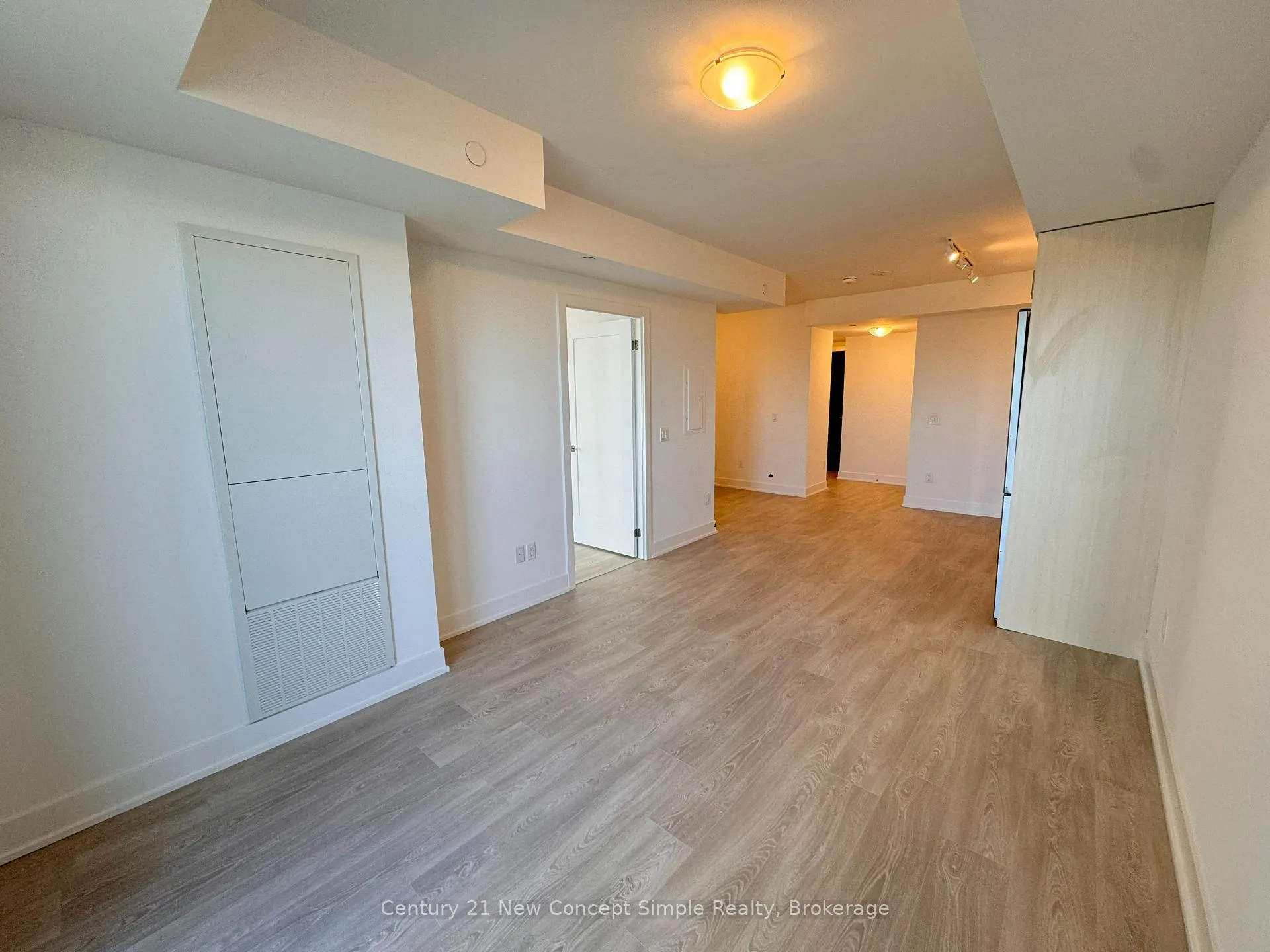 Photo 4 of Unit 613, 2545 Simcoe Street N, Oshawa, Windfields — HOMEH