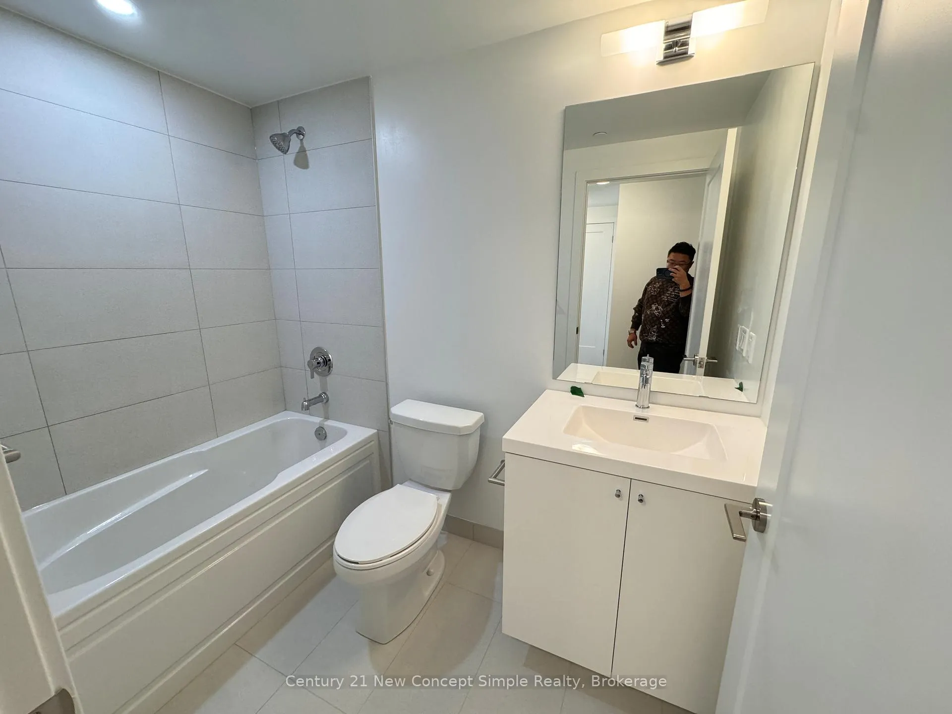 Photo 8 of Unit 613, 2545 Simcoe Street N, Oshawa, Windfields — HOMEH