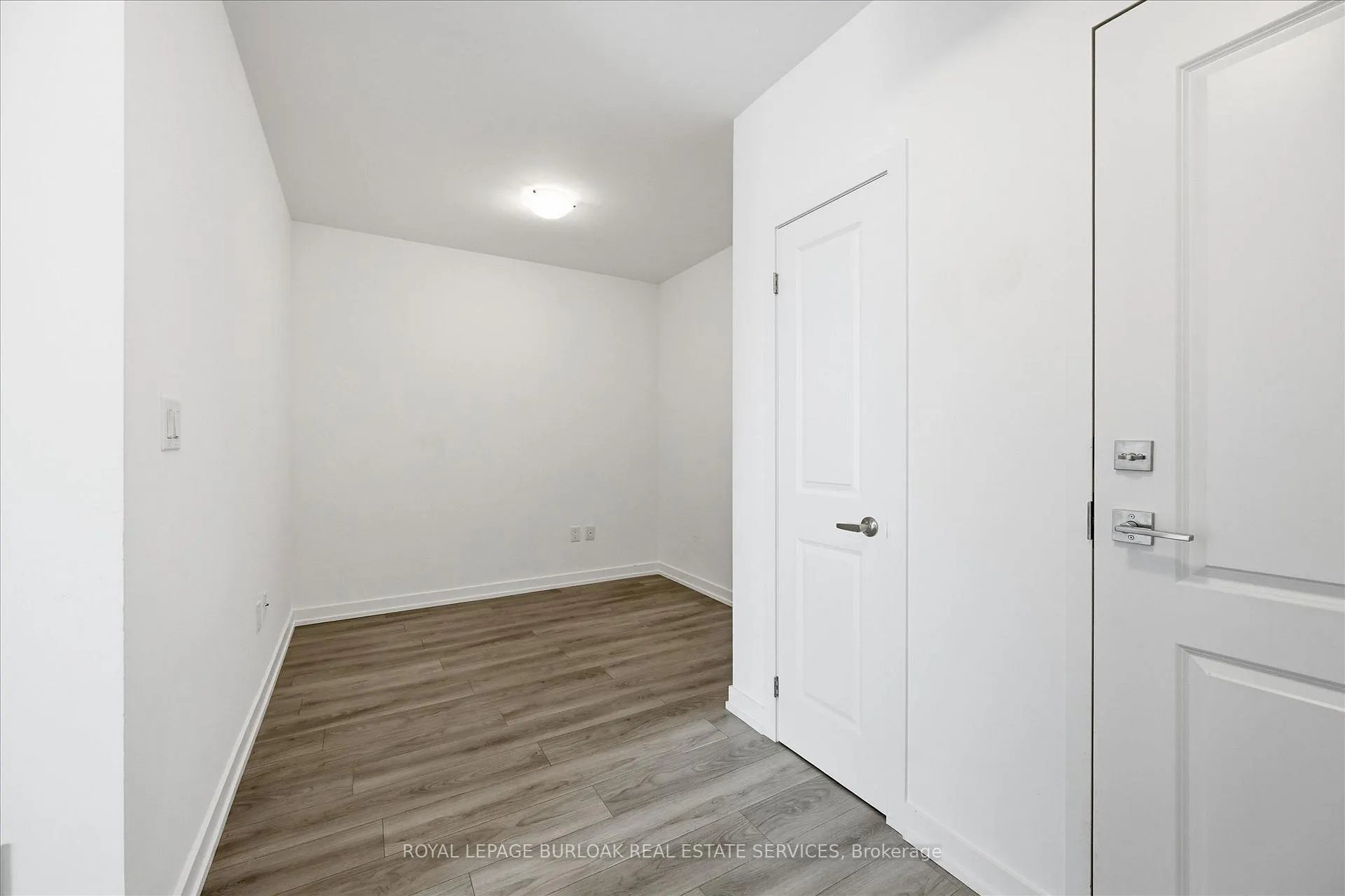Photo 8 of Unit 1212, 460 Dundas Street, Hamilton, Waterdown — HOMEH