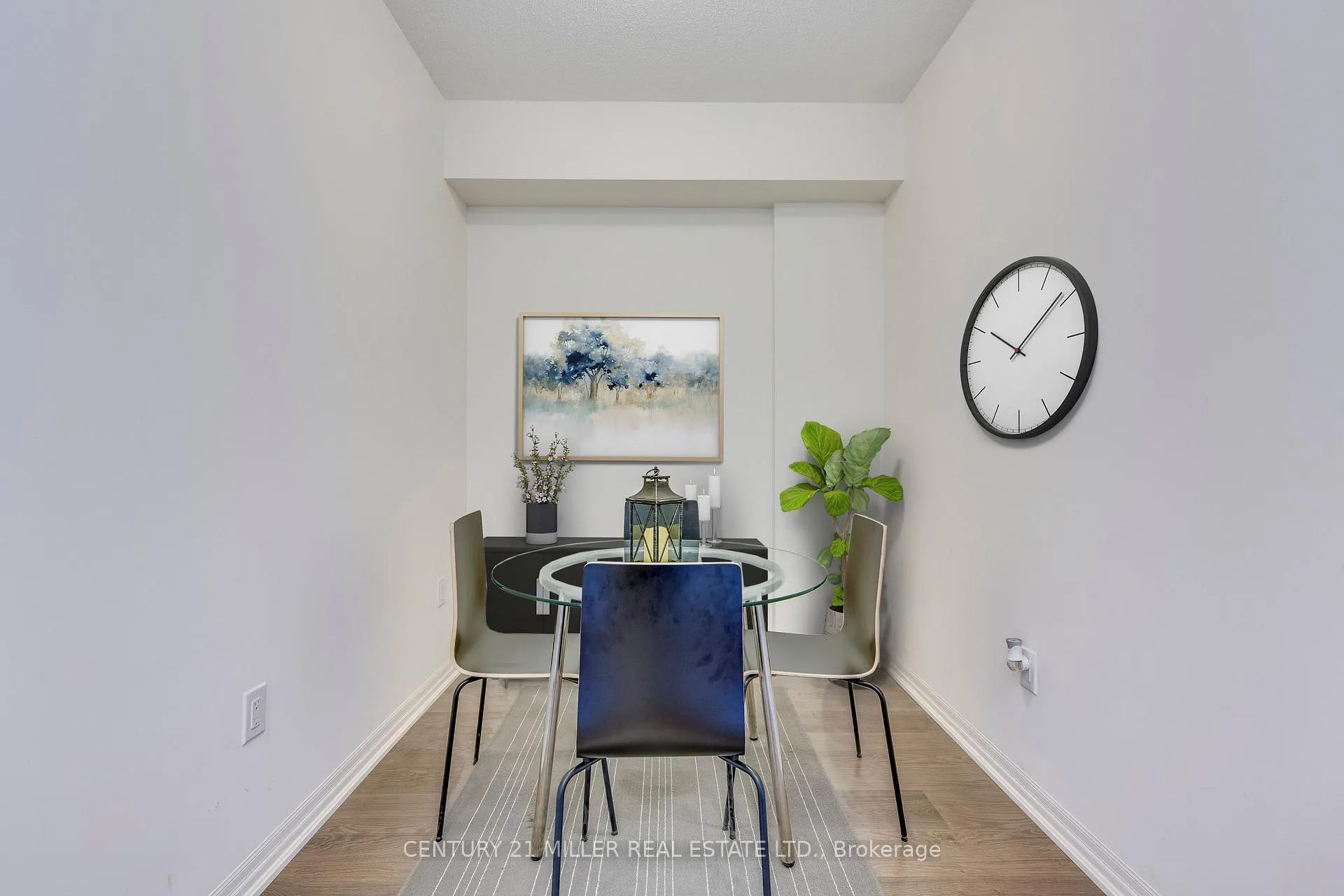 Photo 12 of Unit 303, 560 North Service Road, Grimsby, Grimsby Beach — HOMEH
