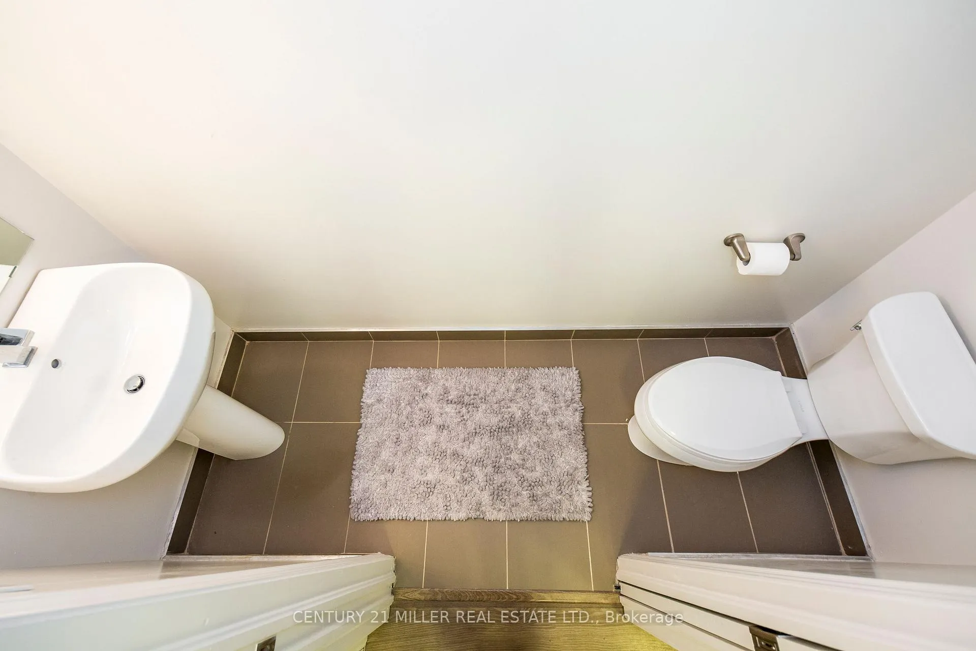 Photo 15 of Unit 303, 560 North Service Road, Grimsby, Grimsby Beach — HOMEH