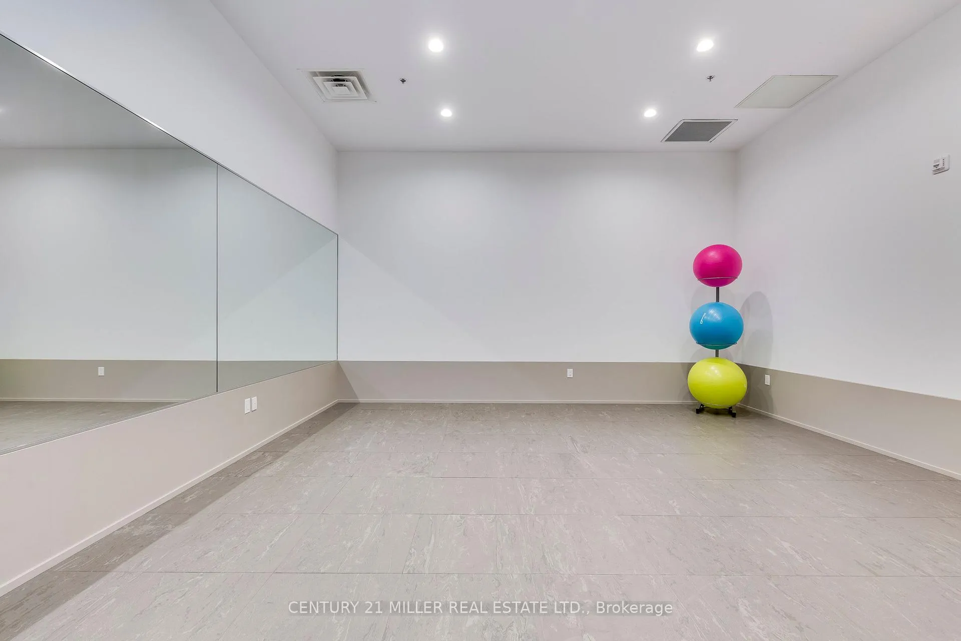 Photo 26 of Unit 303, 560 North Service Road, Grimsby, Grimsby Beach — HOMEH