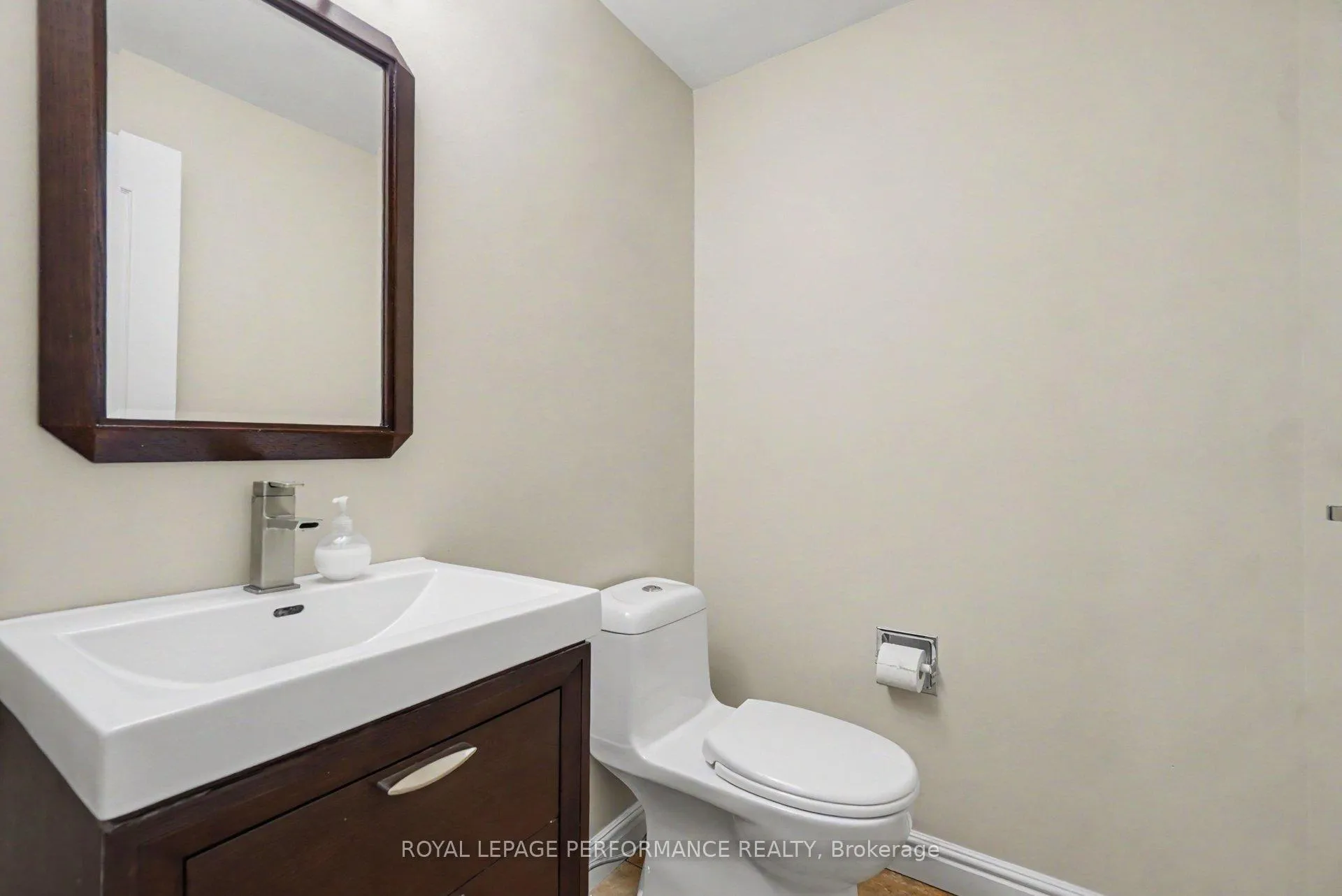 Photo 14 of 1787 Hunters Run Drive, Ottawa, Chapel Hill — HOMEH
