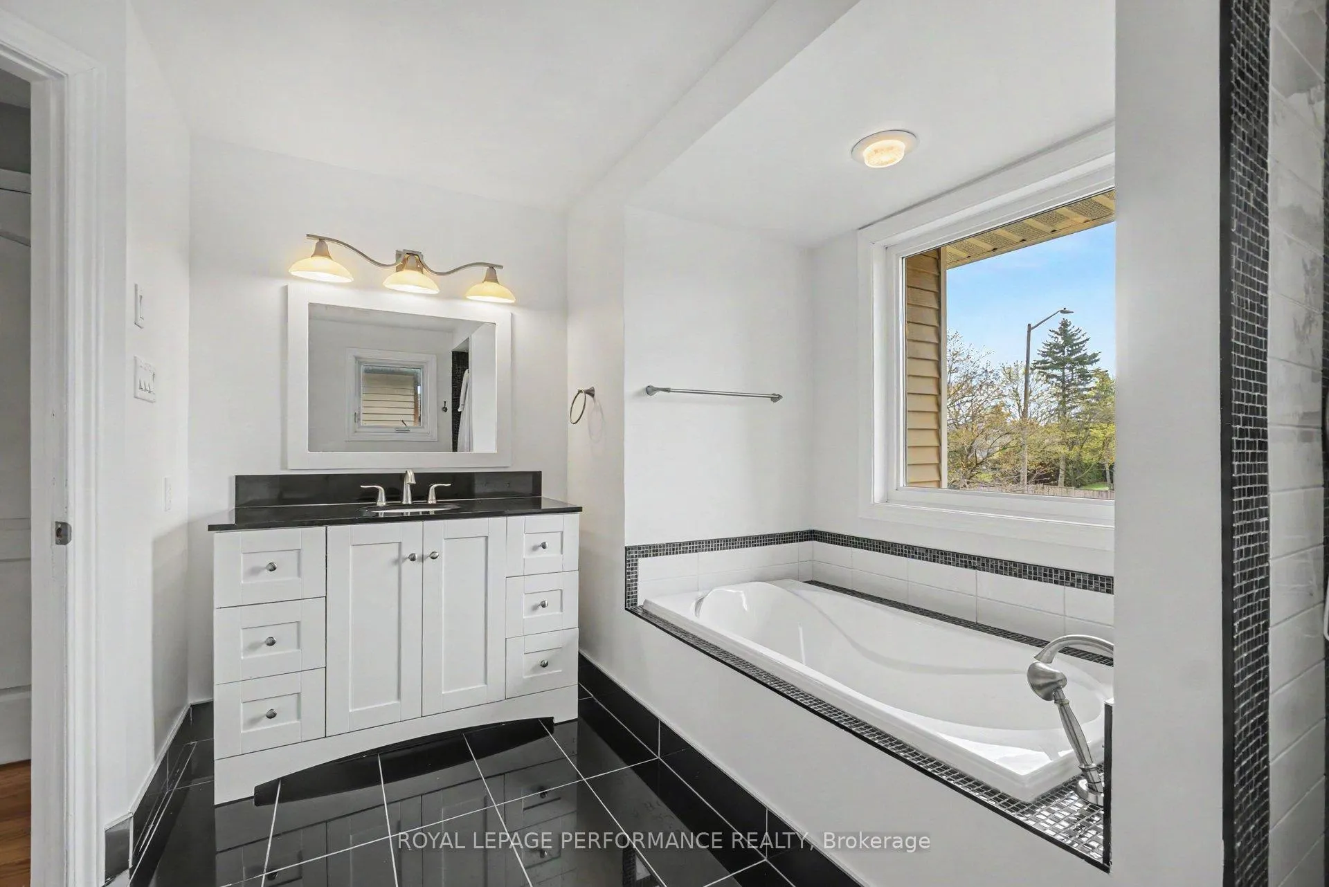 Photo 18 of 1787 Hunters Run Drive, Ottawa, Chapel Hill — HOMEH