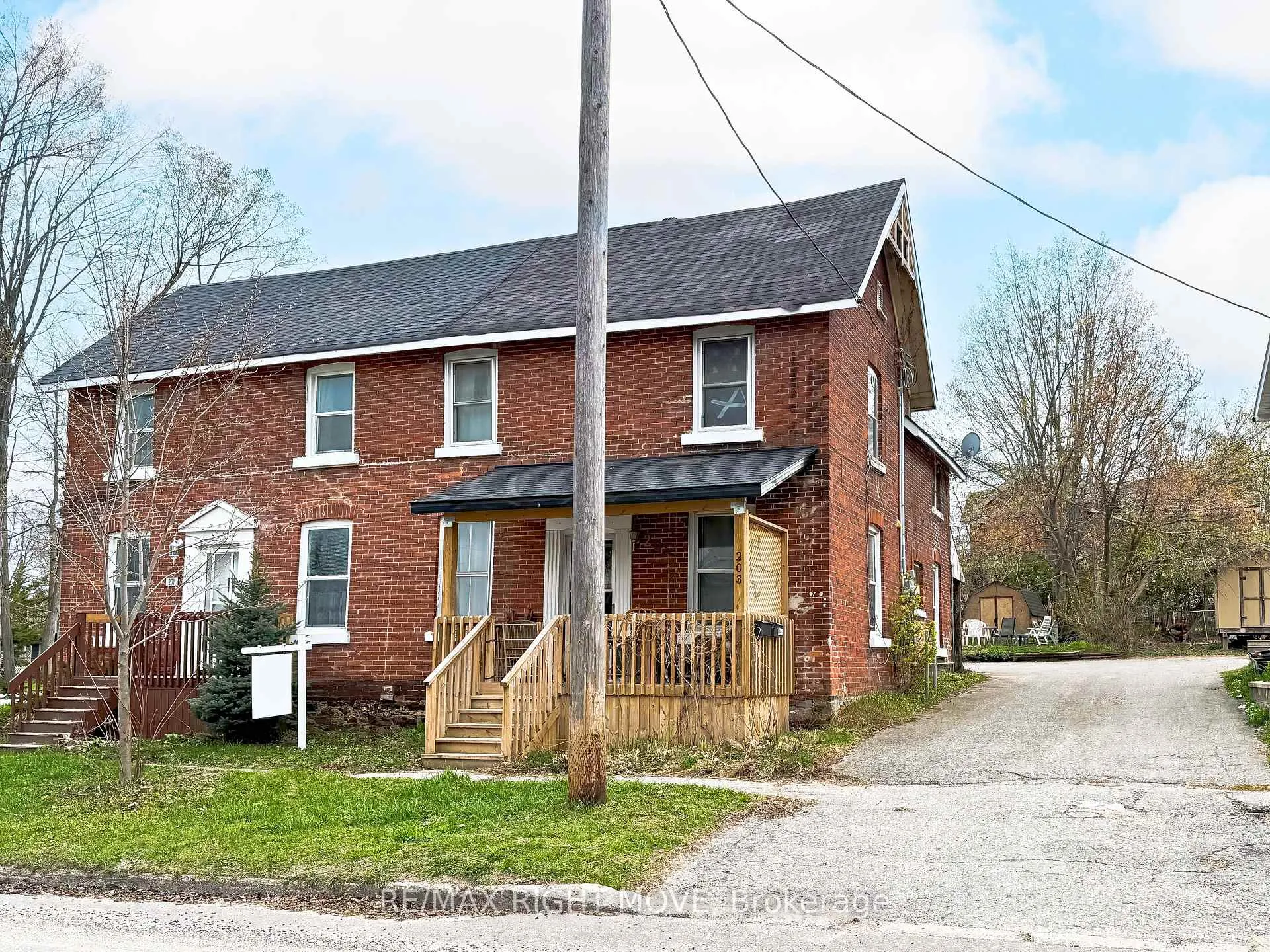 Front of 203 Canice Street