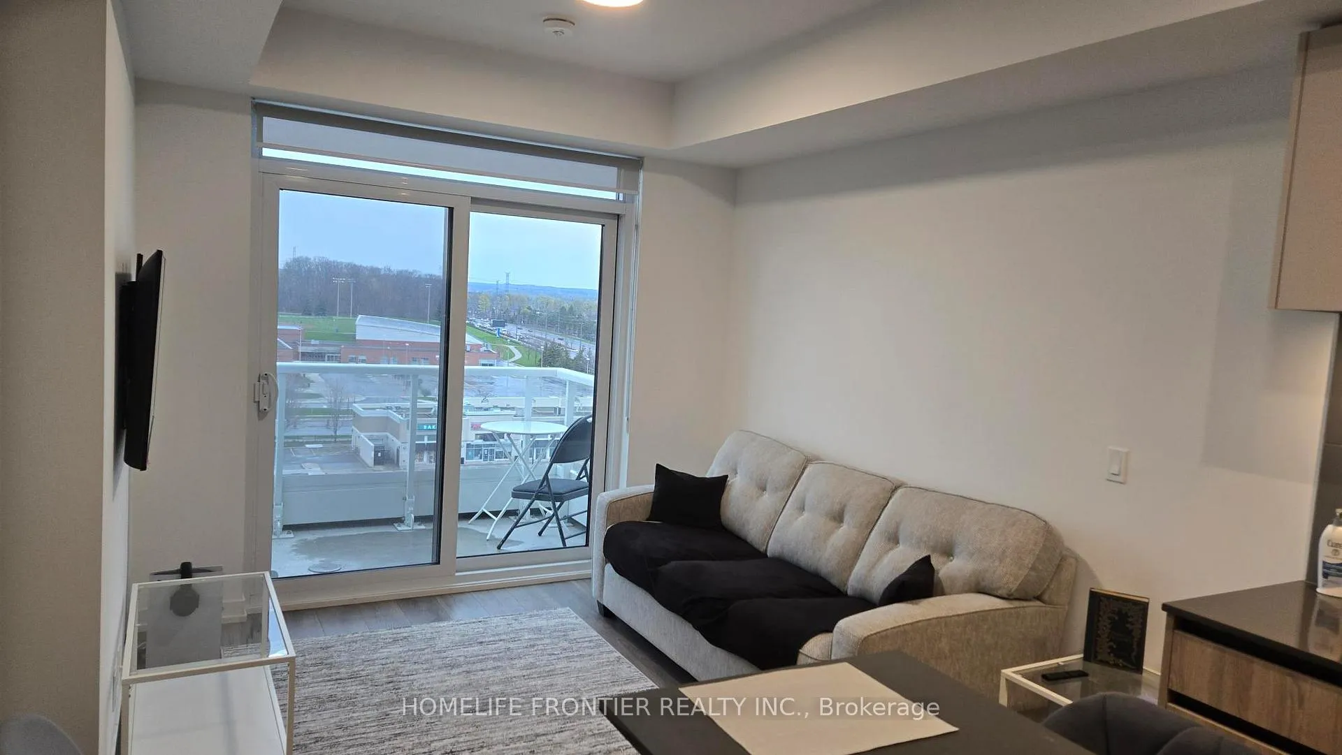 Photo 3 of Unit 813, 8 Beverley Glen Boulevard, Vaughan, Beverley Glen — HOMEH