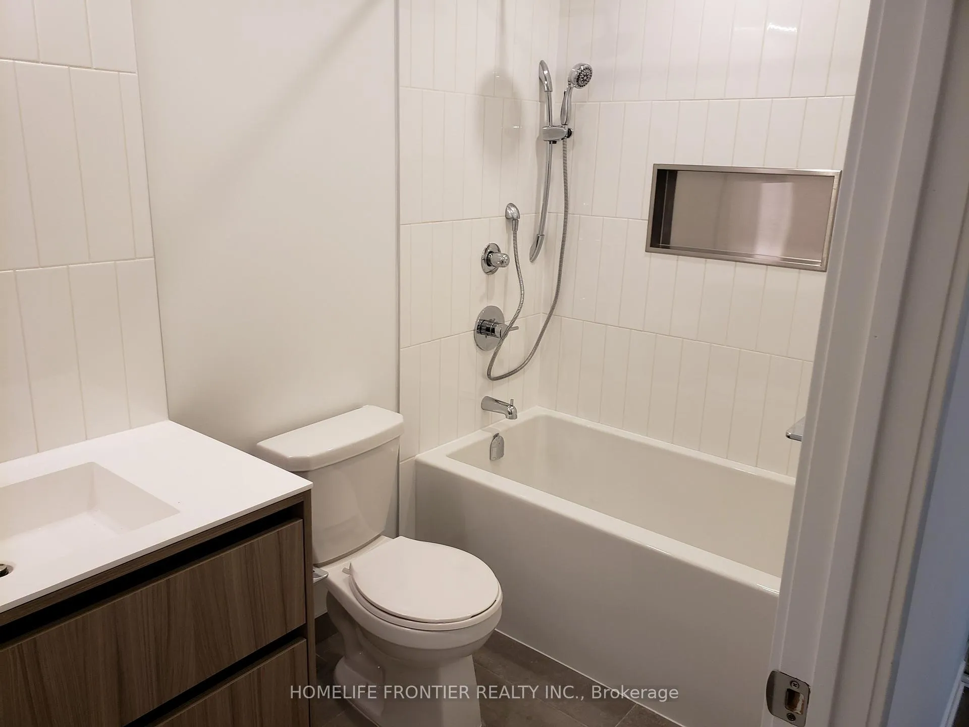 Photo 7 of Unit 813, 8 Beverley Glen Boulevard, Vaughan, Beverley Glen — HOMEH