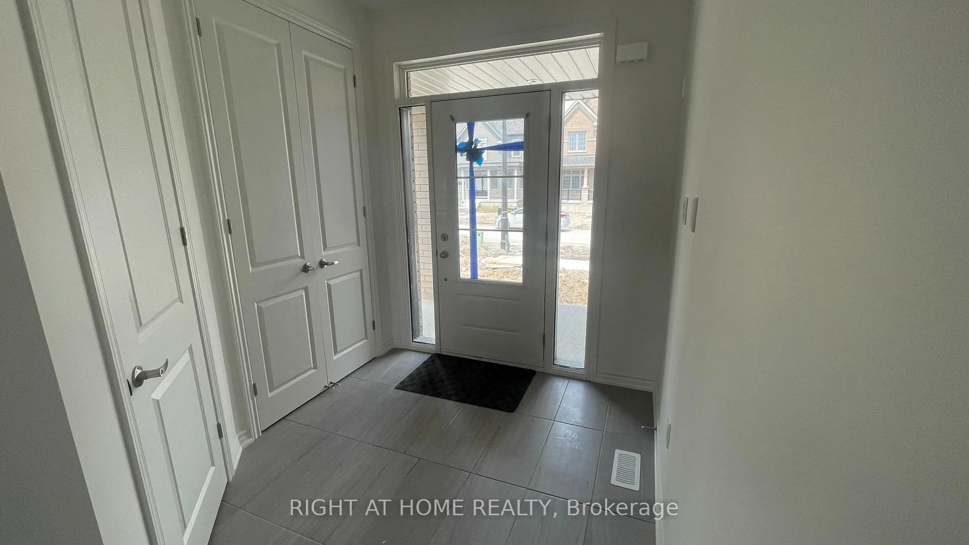 Photo 2 of 1054 Denton Drive, Cobourg — HOMEH