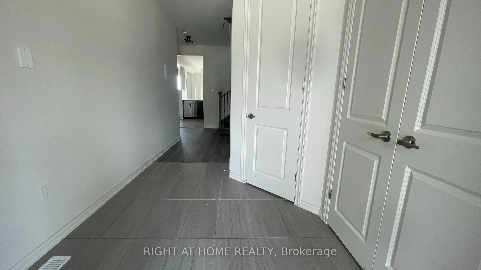Photo 3 of 1054 Denton Drive, Cobourg — HOMEH
