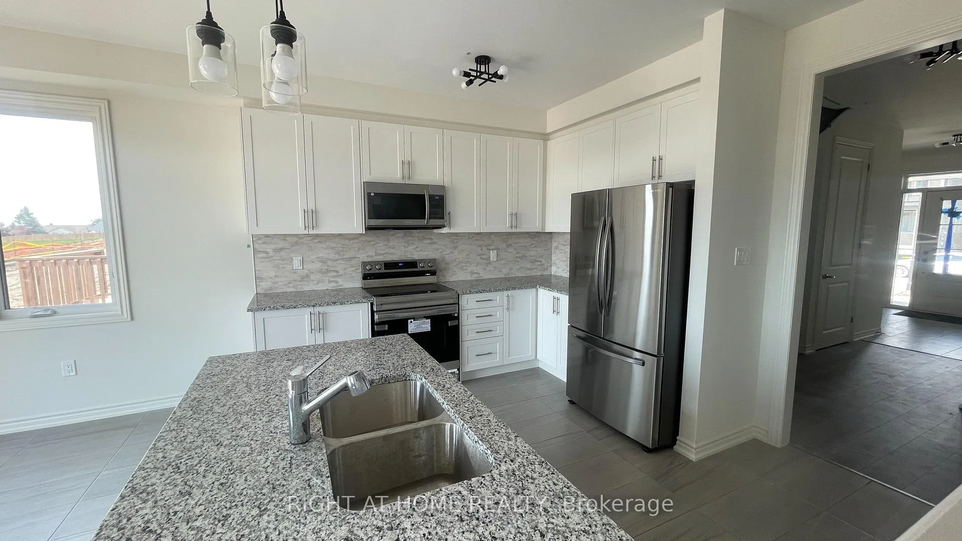 Photo 10 of 1054 Denton Drive, Cobourg — HOMEH