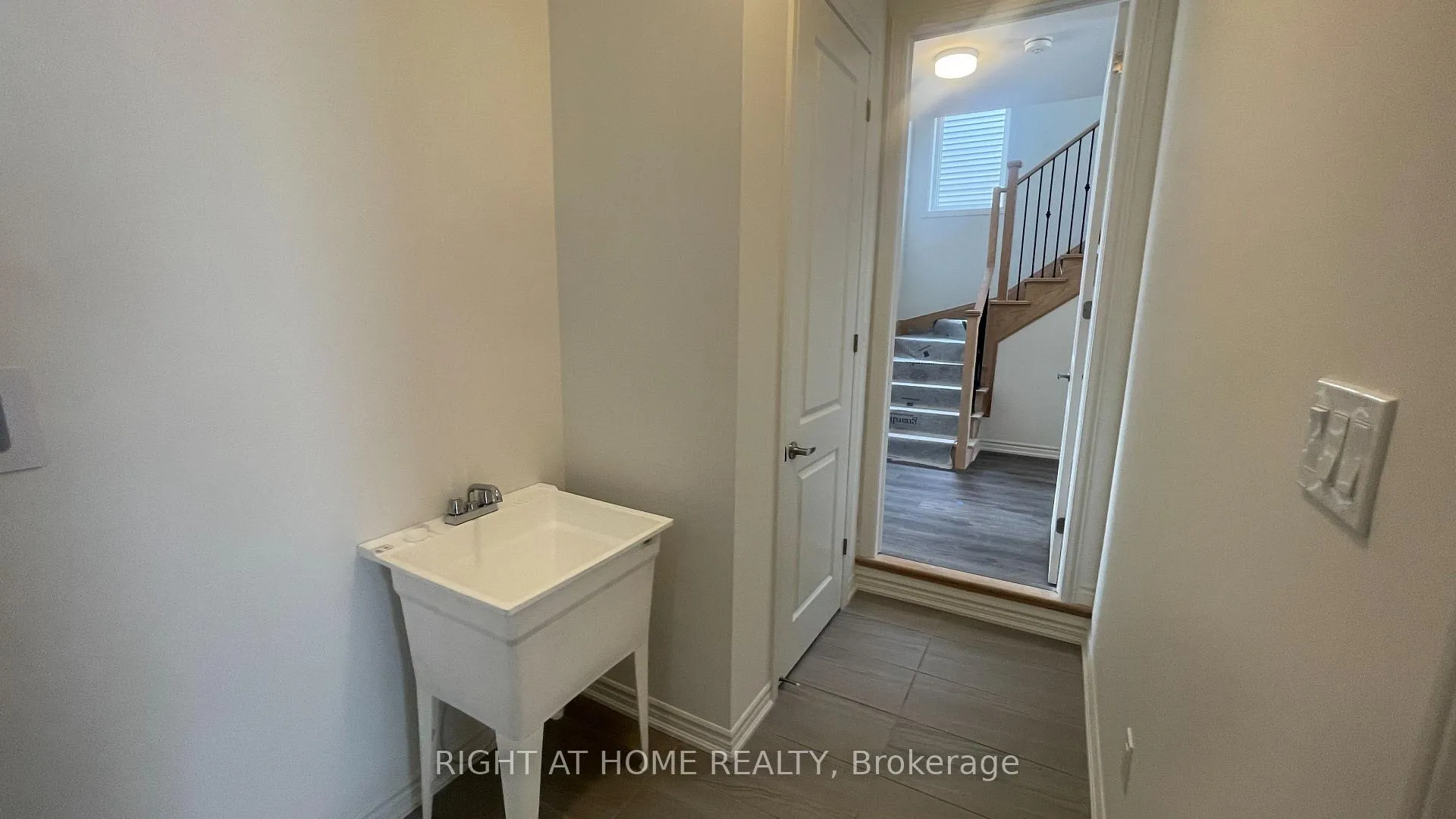 Photo 12 of 1054 Denton Drive, Cobourg — HOMEH