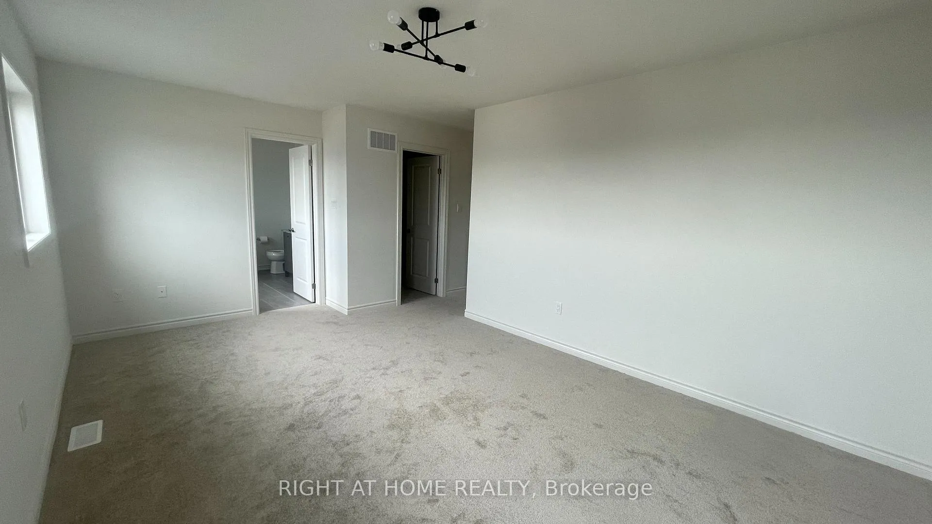 Photo 18 of 1054 Denton Drive, Cobourg — HOMEH