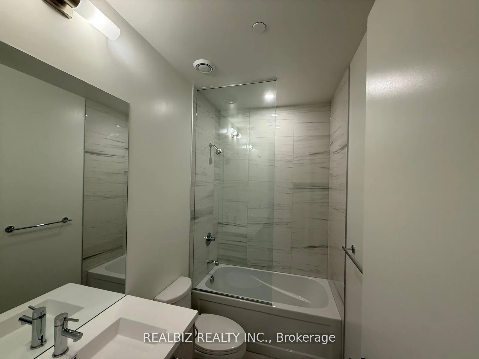Photo 16 of Unit 105, 28 Interchange Way W, Vaughan, Vaughan Corporate Centre — HOMEH