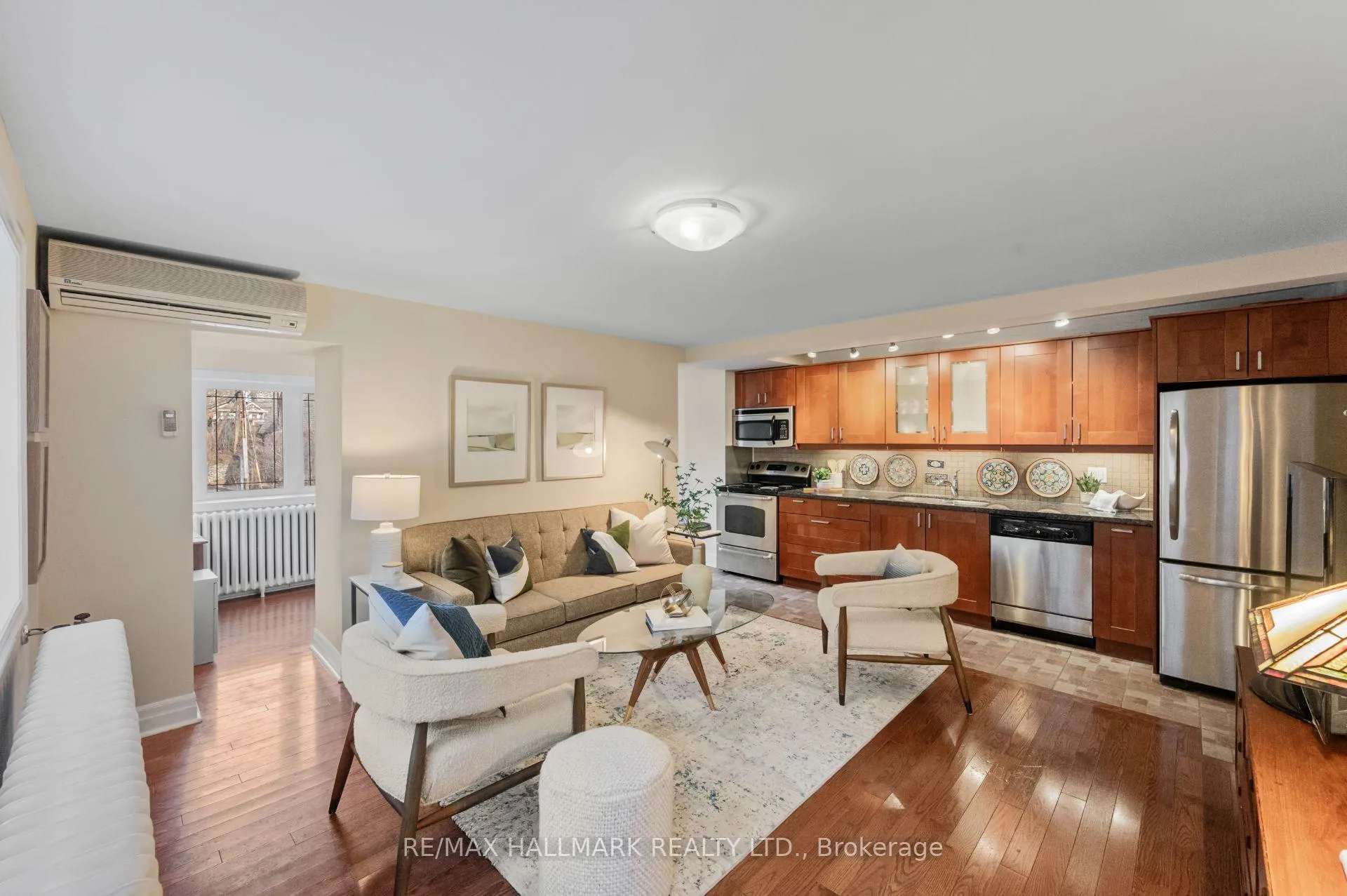 Photo 2 of 27A Ridout Street, Toronto, High Park-Swansea — HOMEH