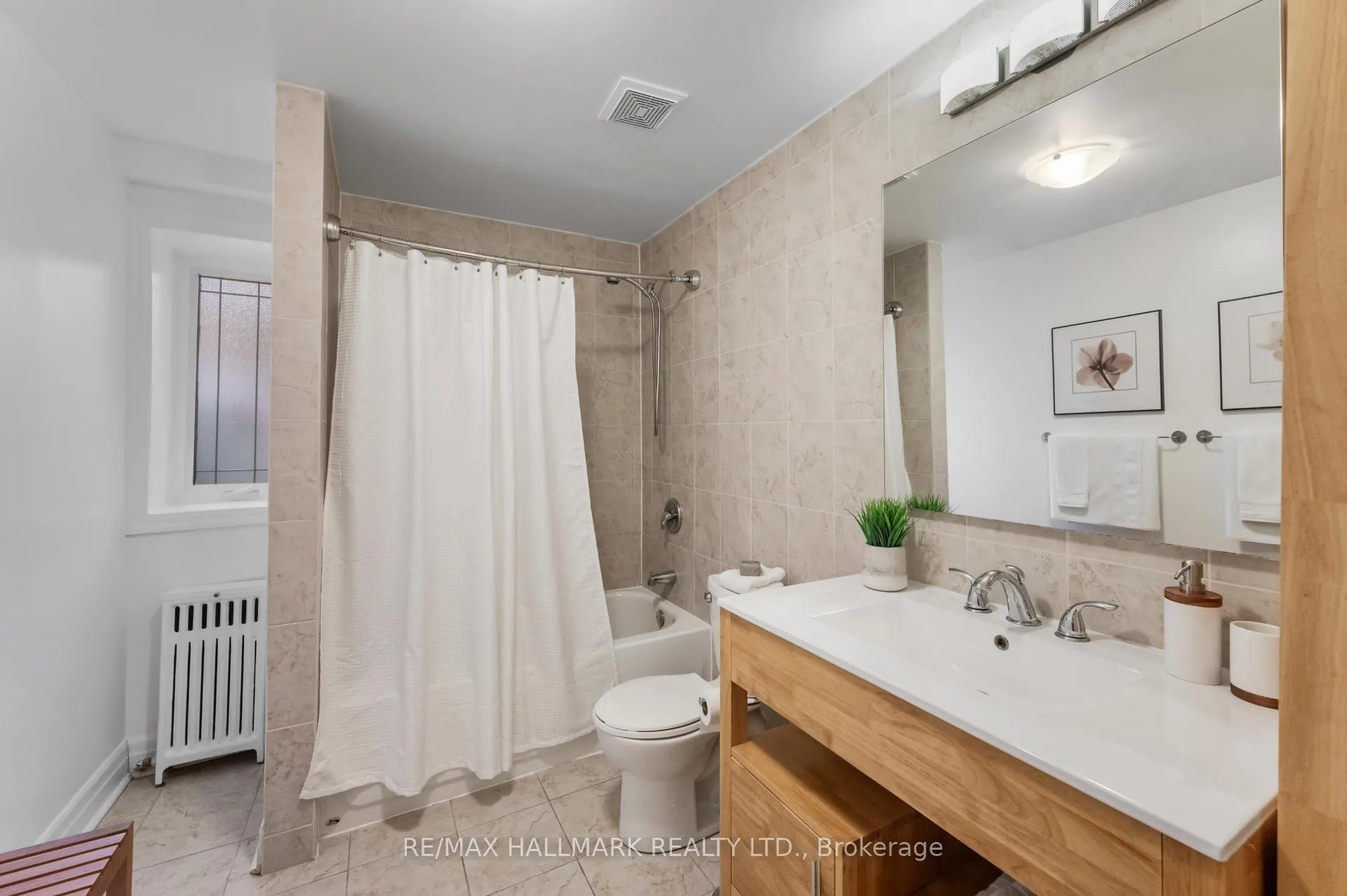 Photo 12 of 27A Ridout Street, Toronto, High Park-Swansea — HOMEH