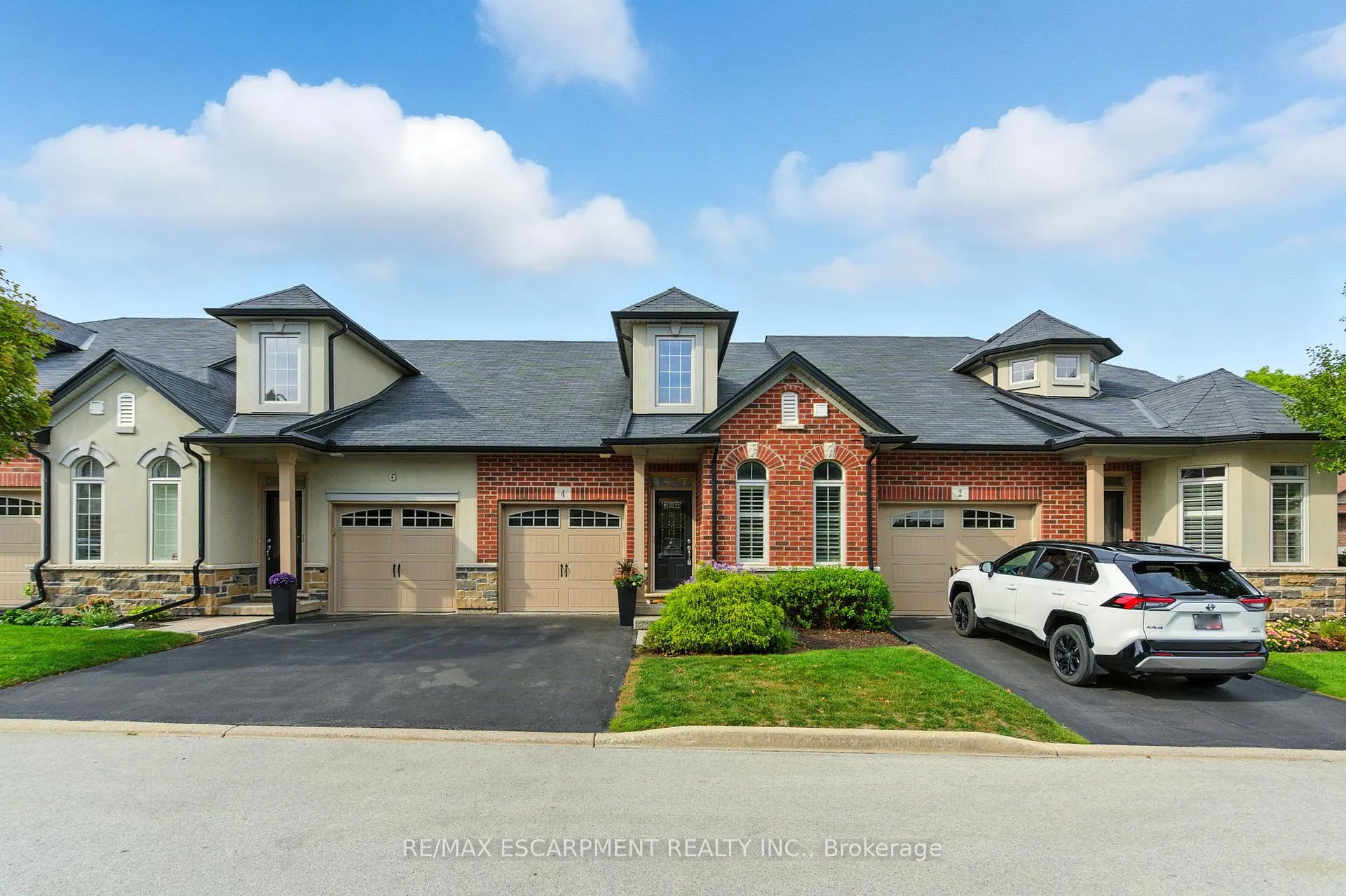Photo 2 of 4 Burgundy Grove, Hamilton, Meadowlands — HOMEH