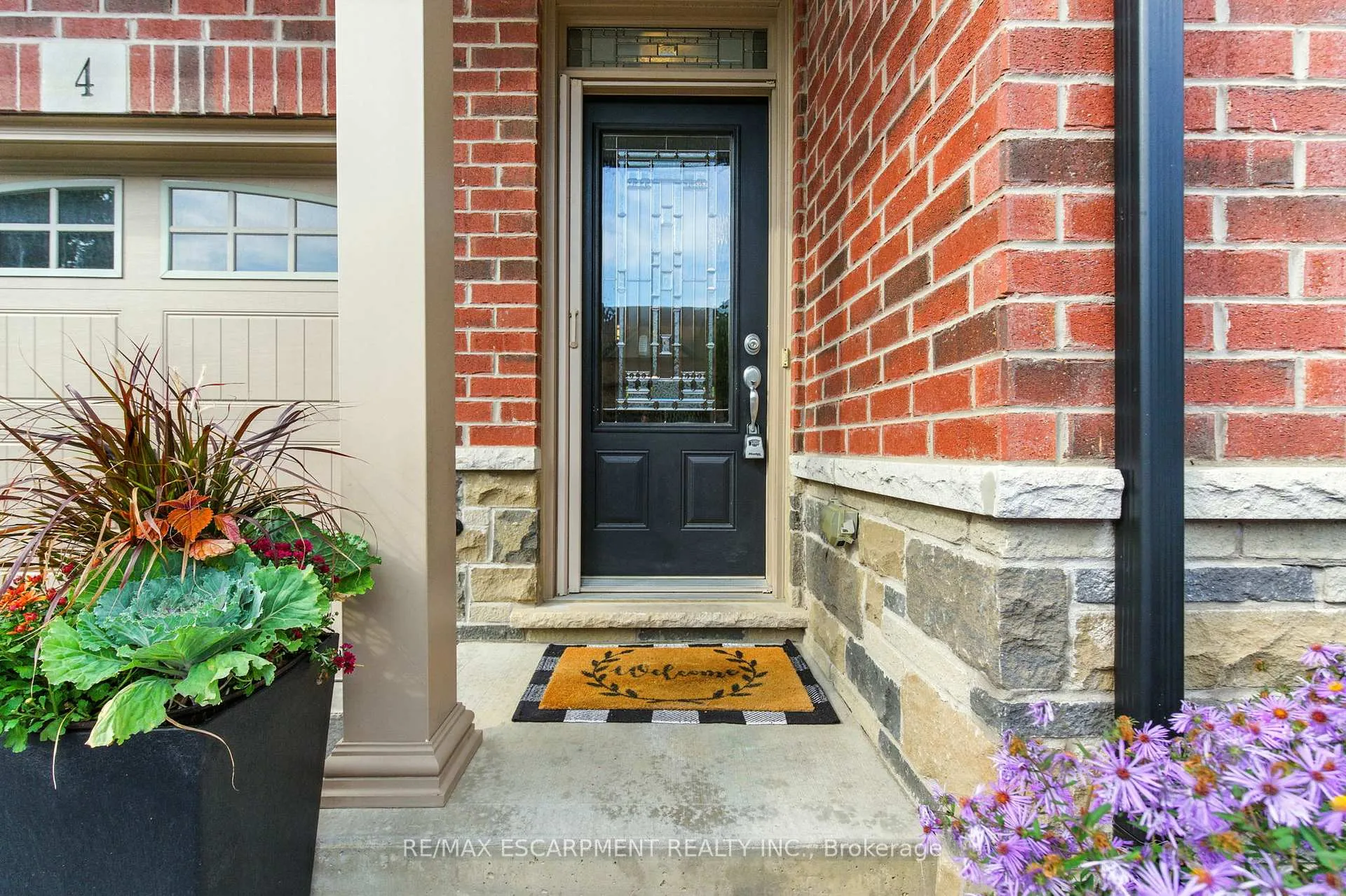 Photo 4 of 4 Burgundy Grove, Hamilton, Meadowlands — HOMEH
