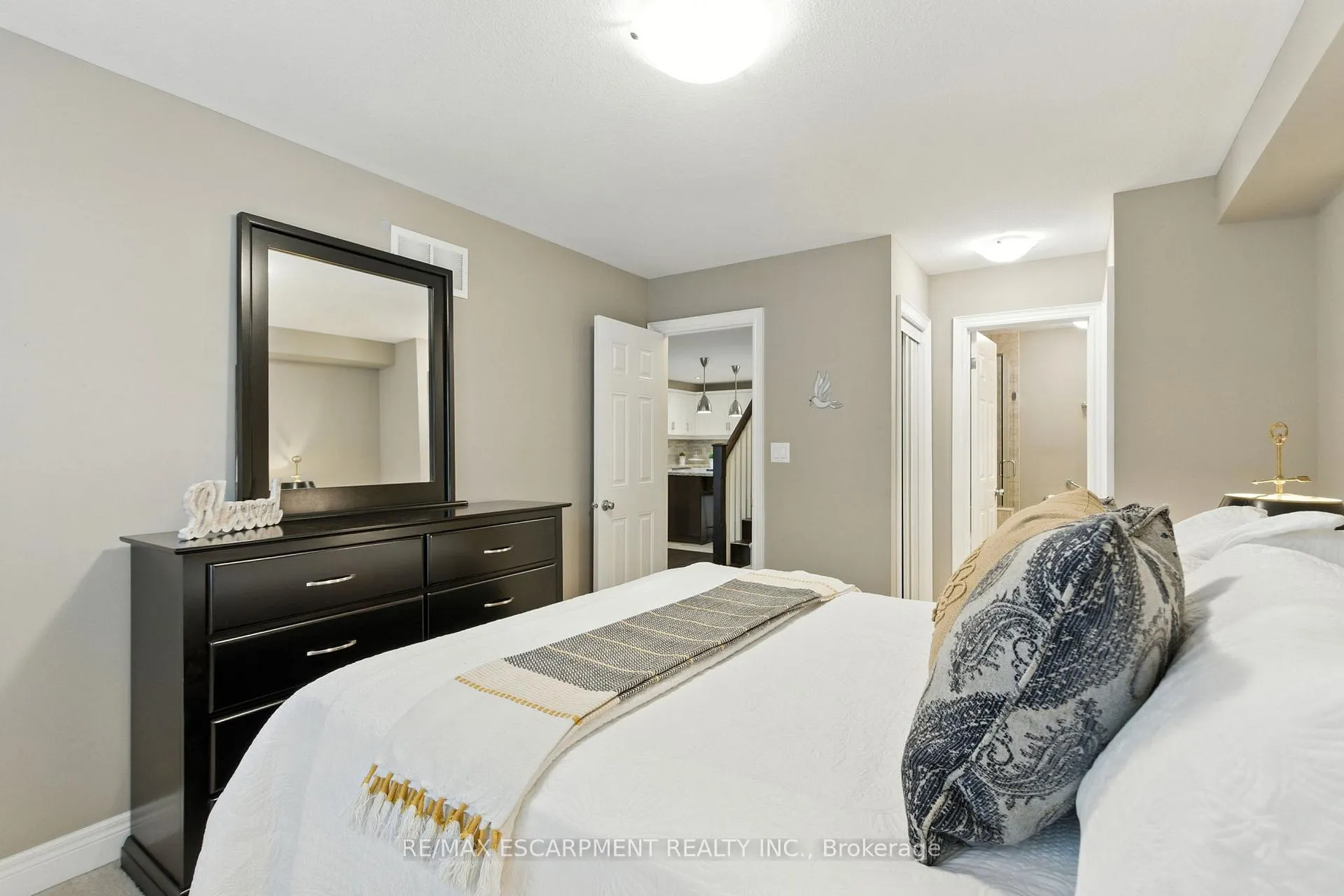 Photo 20 of 4 Burgundy Grove, Hamilton, Meadowlands — HOMEH