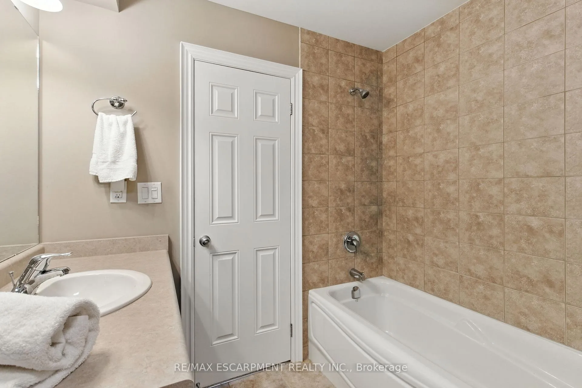 Photo 22 of 4 Burgundy Grove, Hamilton, Meadowlands — HOMEH
