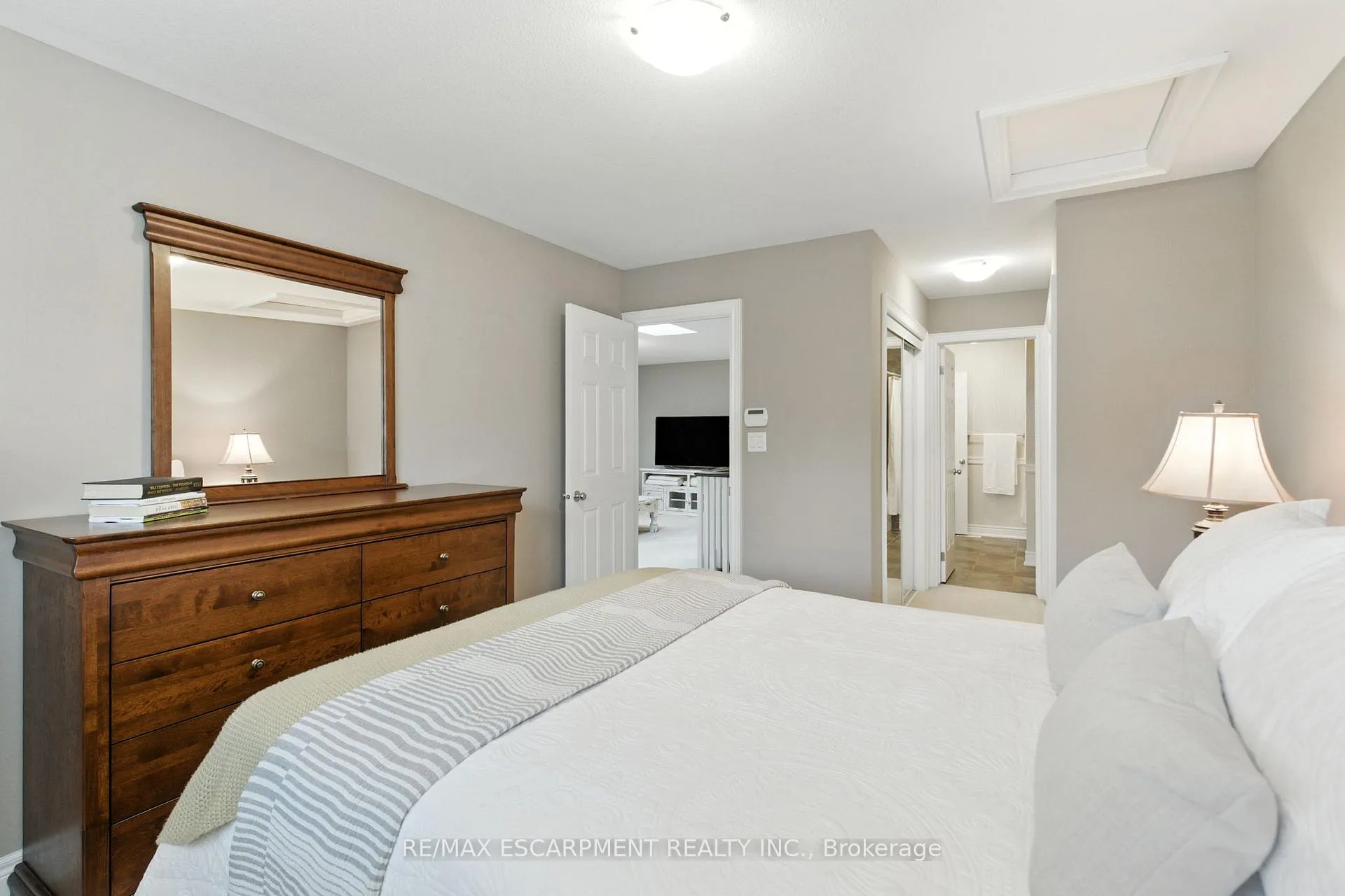 Photo 28 of 4 Burgundy Grove, Hamilton, Meadowlands — HOMEH