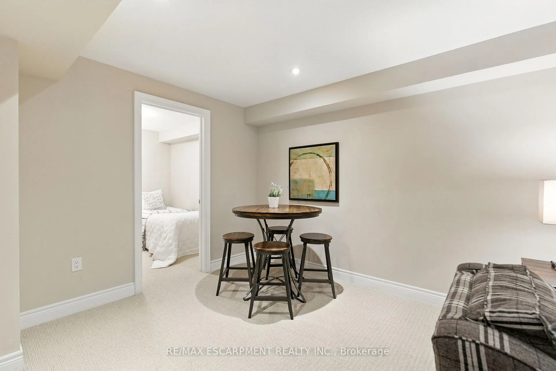Photo 36 of 4 Burgundy Grove, Hamilton, Meadowlands — HOMEH