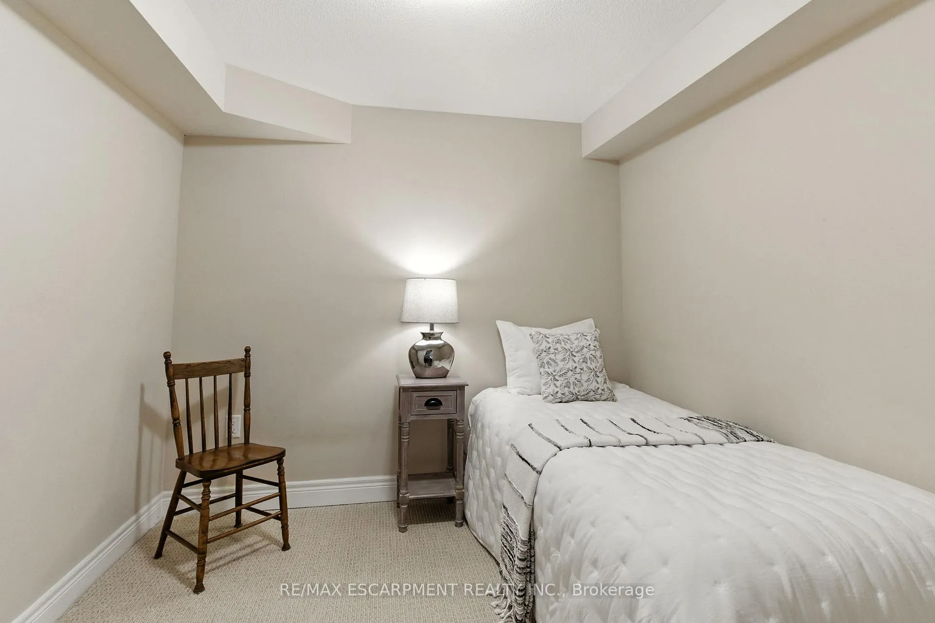 Photo 37 of 4 Burgundy Grove, Hamilton, Meadowlands — HOMEH