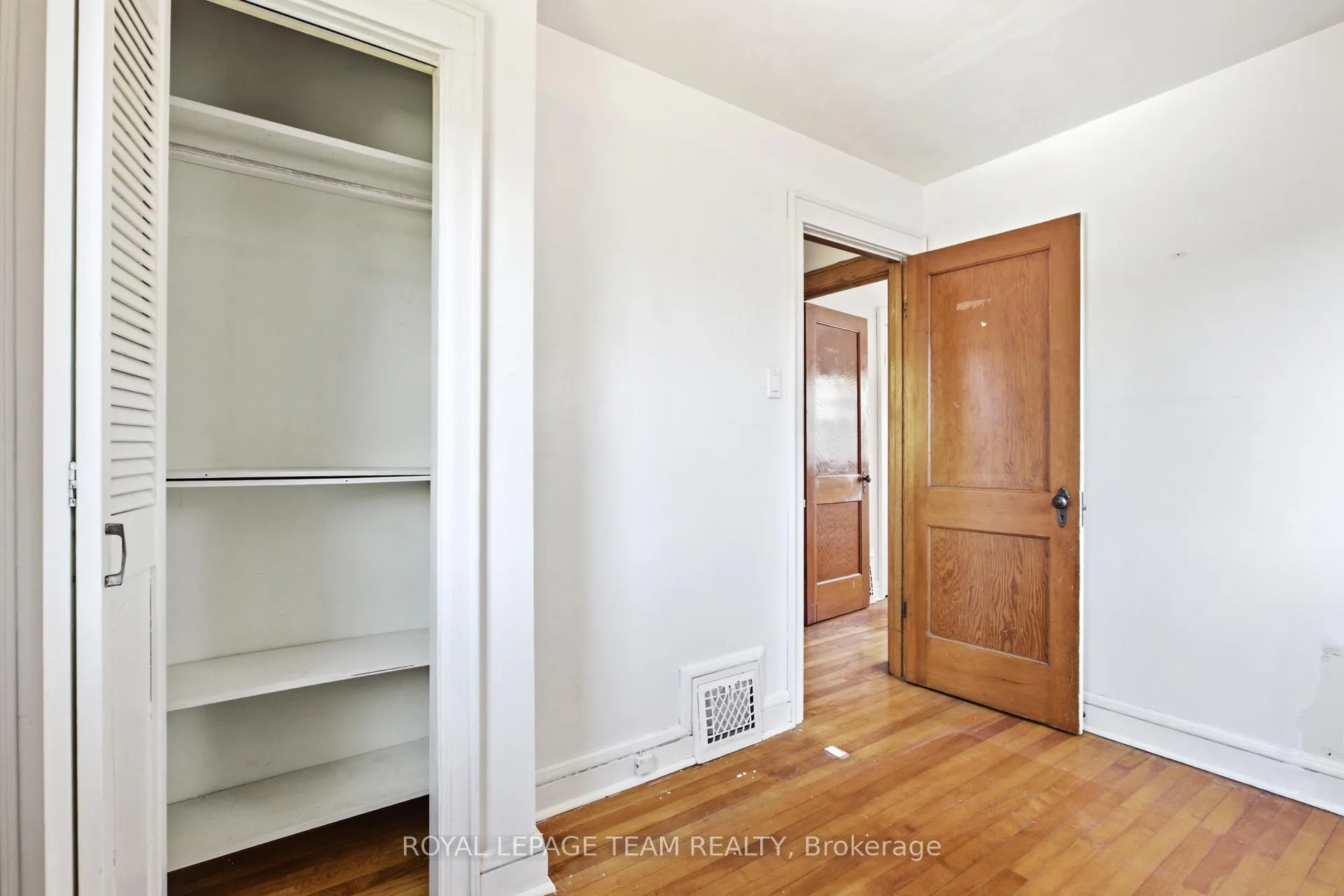 Photo 21 of 116 Range Road, Ottawa, Sandy Hill — HOMEH