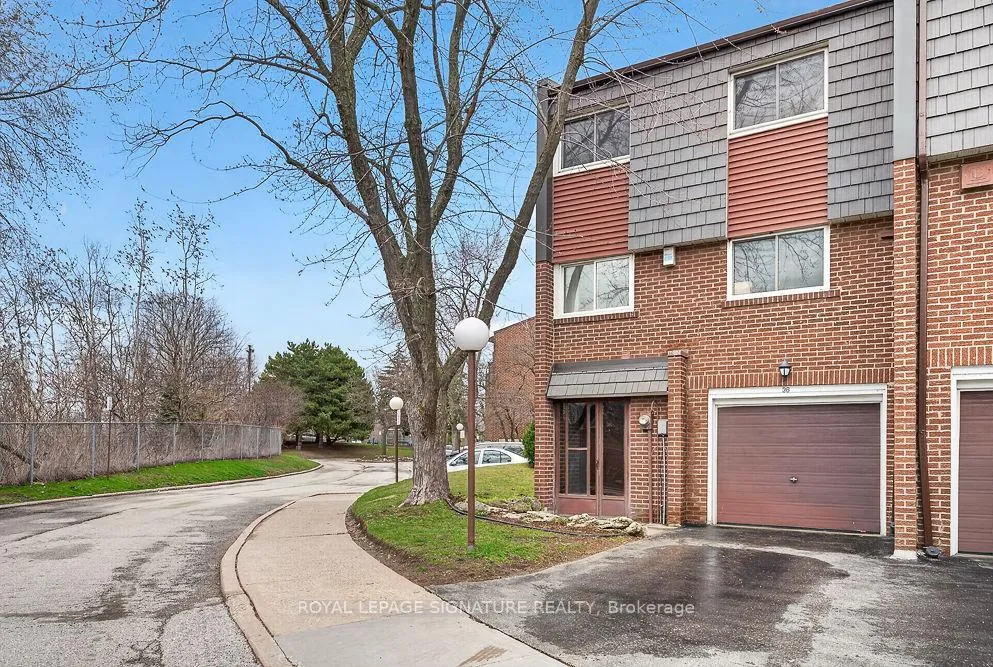 Photo 1 of 36 Vicora Link Way, Toronto, Flemingdon Park — HOMEH