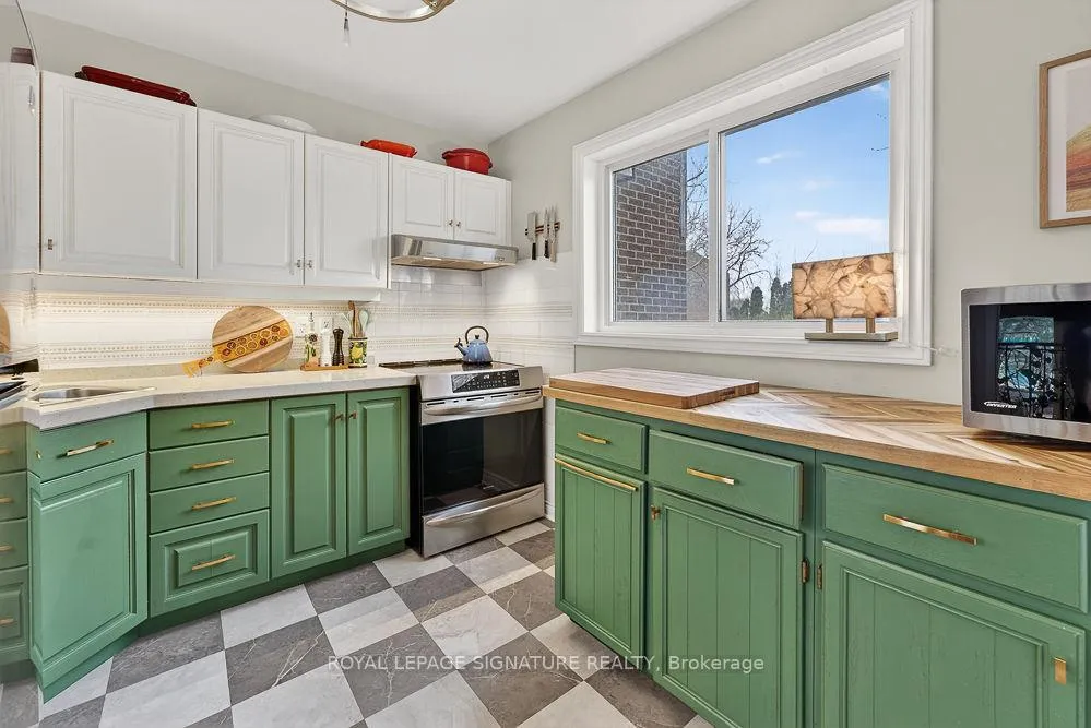 Photo 9 of 36 Vicora Link Way, Toronto, Flemingdon Park — HOMEH