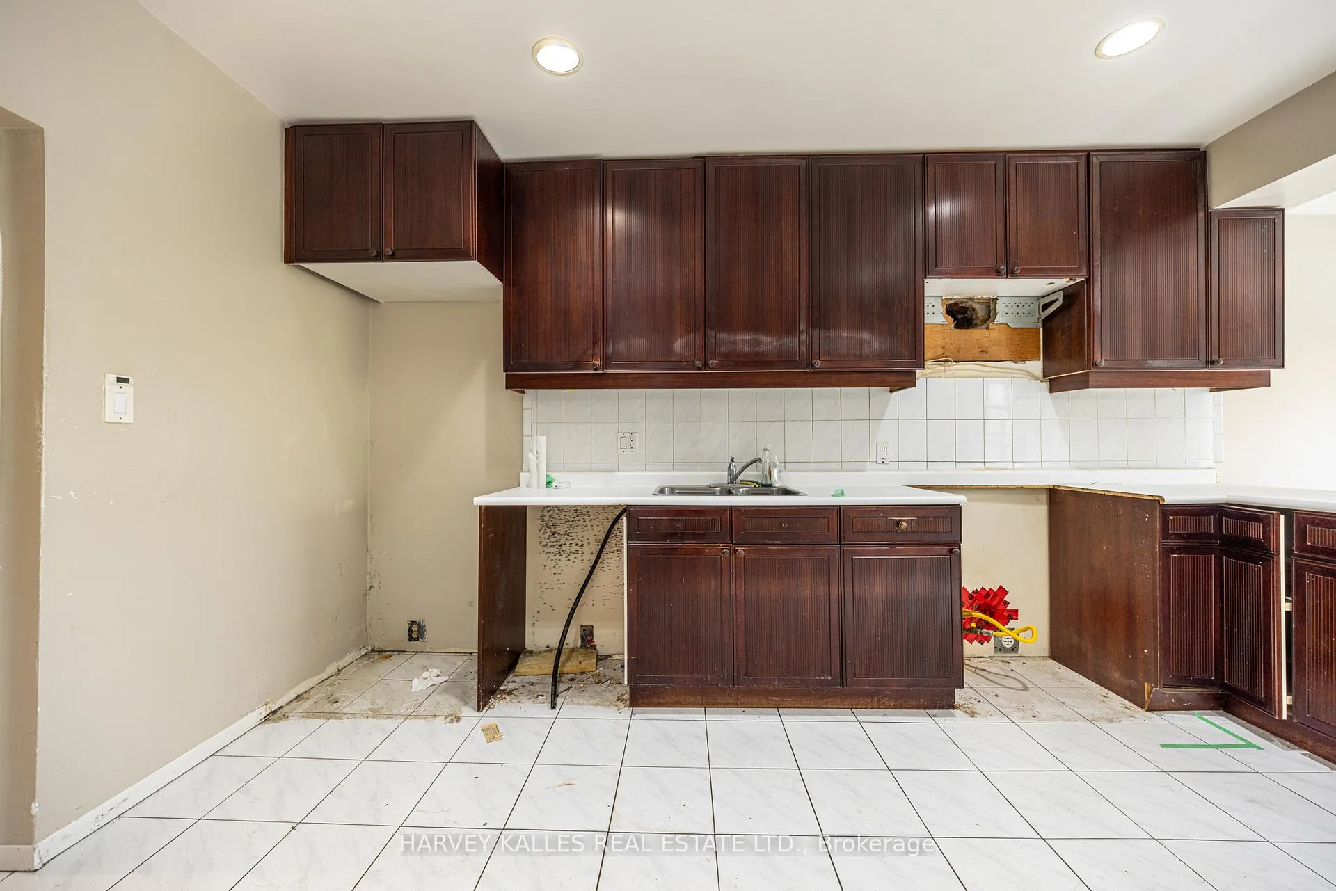 Photo 16 of 701 Oriole Parkway, Toronto, Yonge-Eglinton — HOMEH