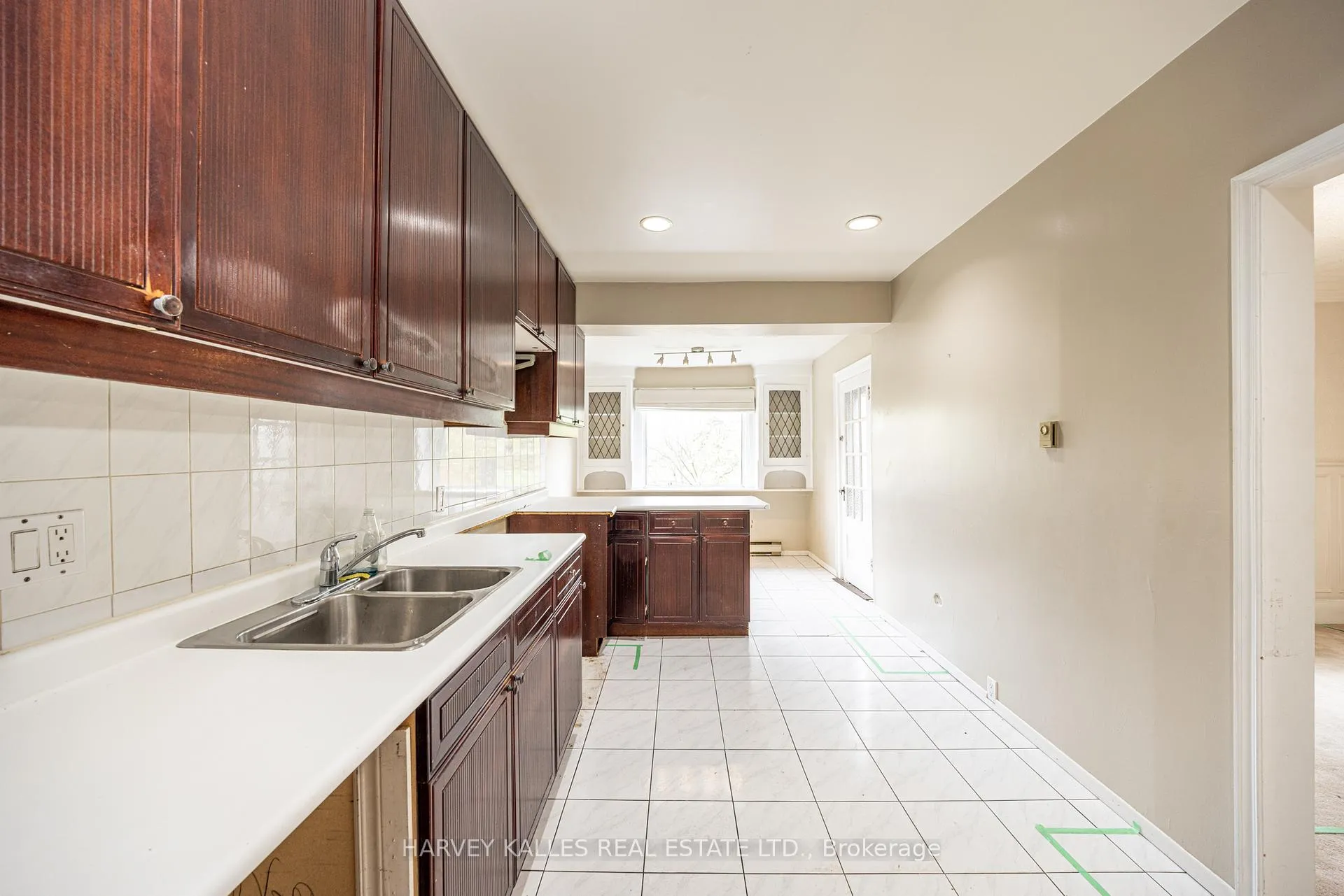 Photo 23 of 701 Oriole Parkway, Toronto, Yonge-Eglinton — HOMEH