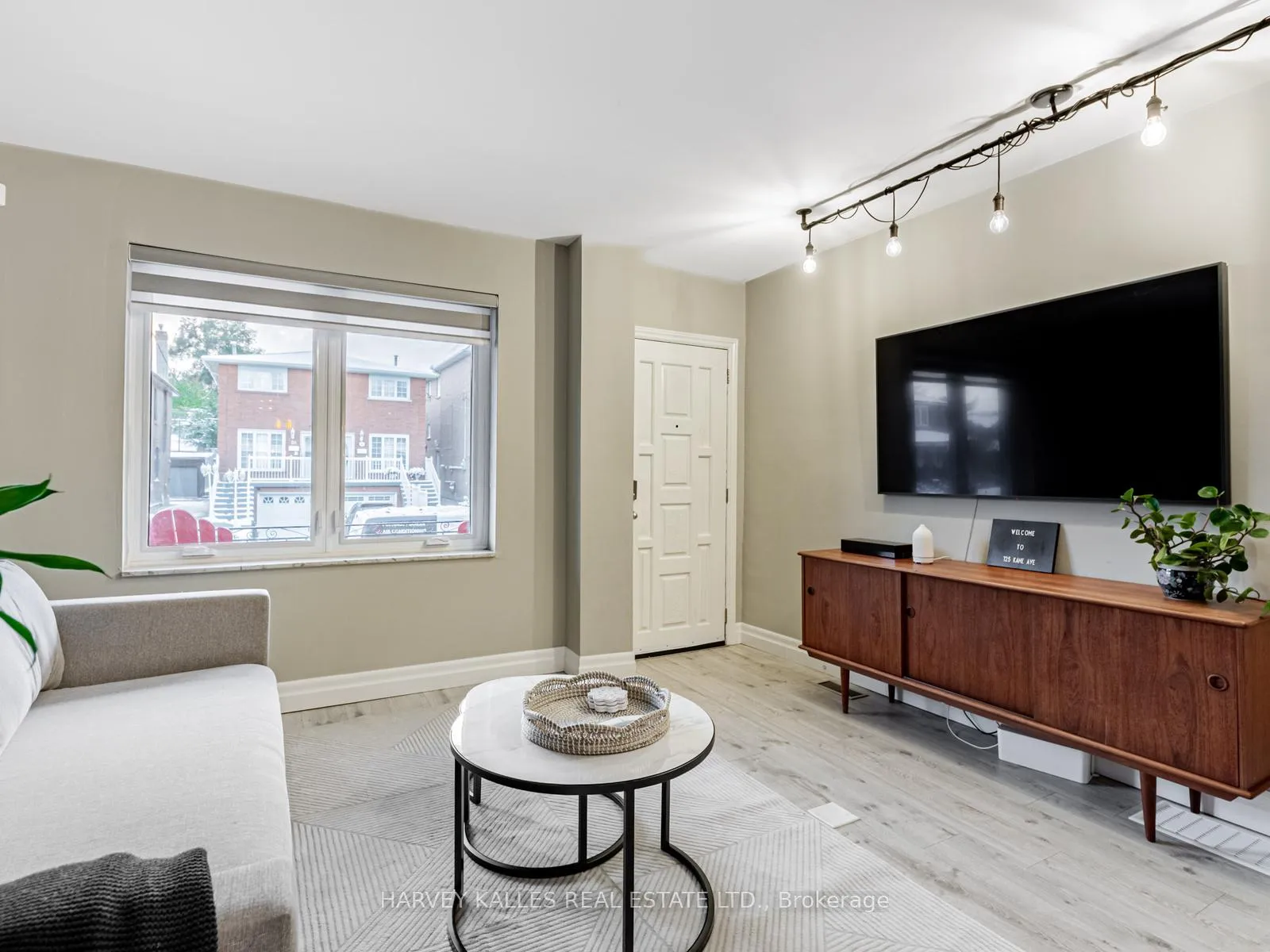 Photo 7 of 125 Kane Avenue, Toronto, Keelesdale-Eglinton West — HOMEH