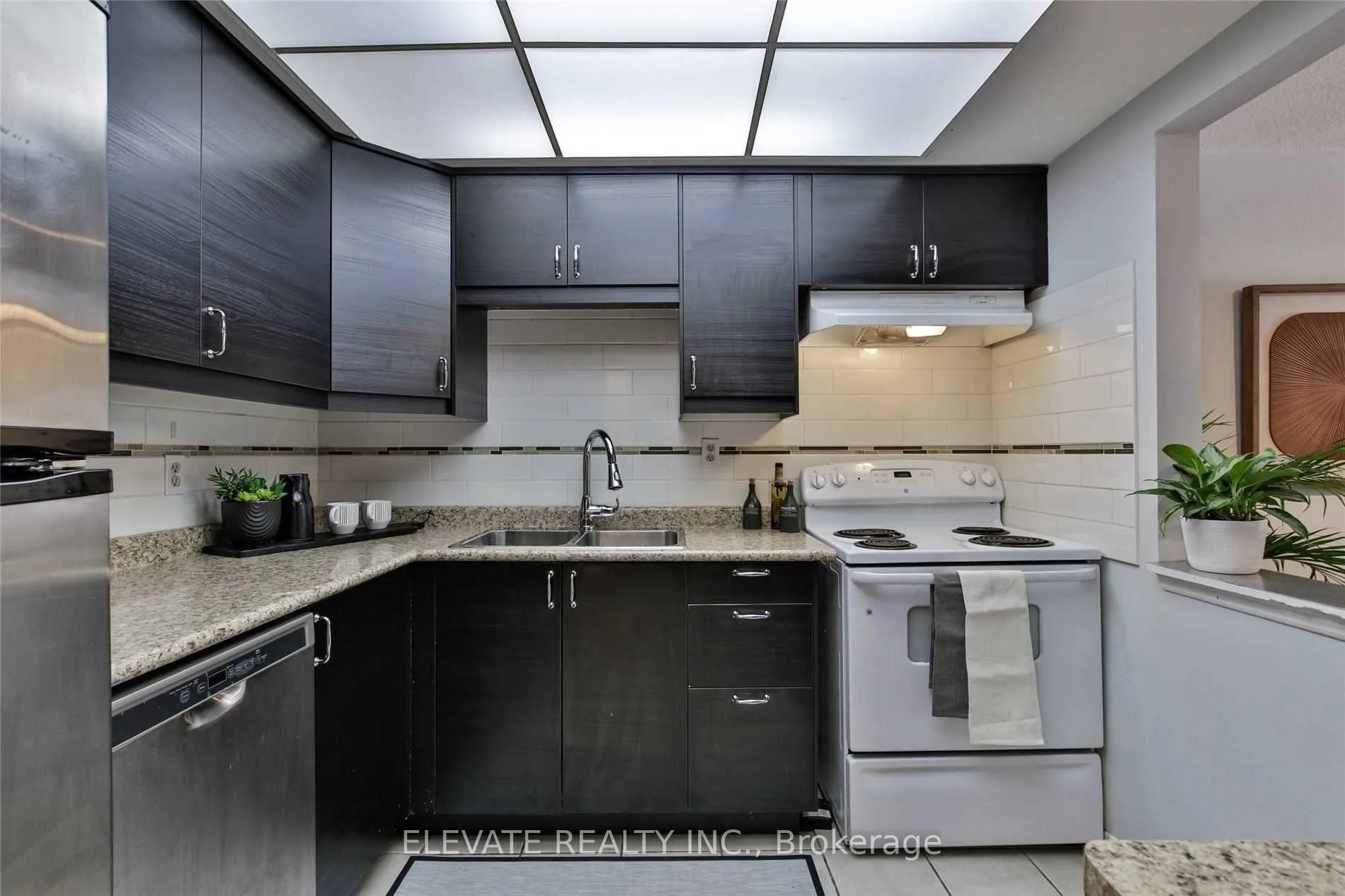 Photo 3 of 2131 Dufferin Street, Toronto, Oakwood Village — HOMEH