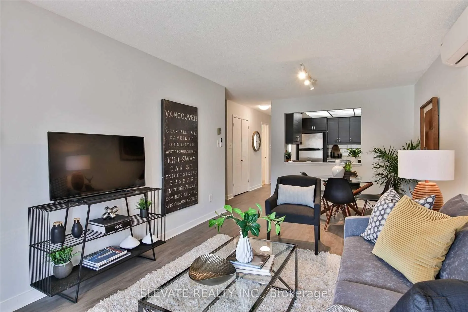 Photo 15 of 2131 Dufferin Street, Toronto, Oakwood Village — HOMEH