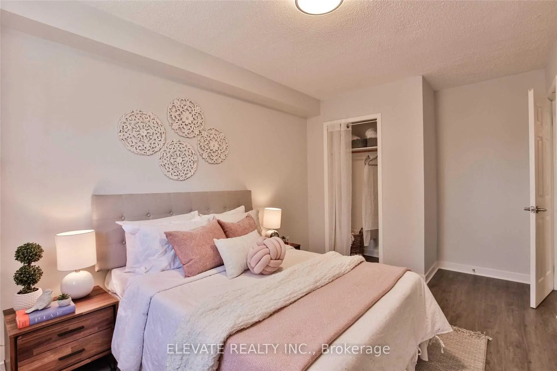 Photo 24 of 2131 Dufferin Street, Toronto, Oakwood Village — HOMEH