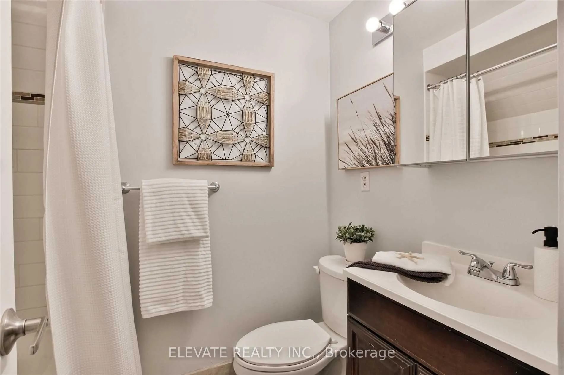 Photo 25 of 2131 Dufferin Street, Toronto, Oakwood Village — HOMEH