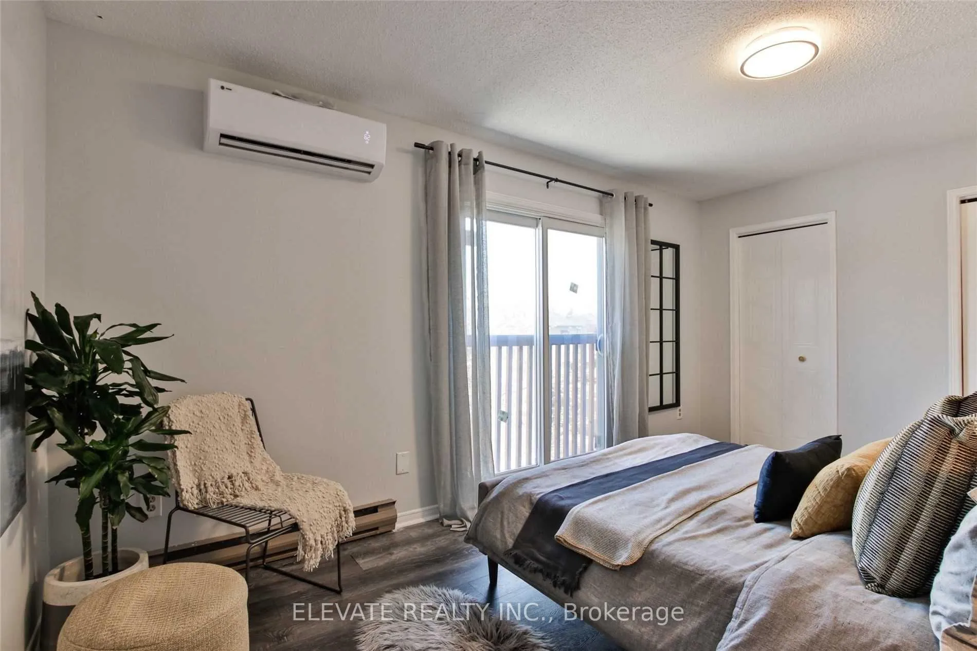 Photo 26 of 2131 Dufferin Street, Toronto, Oakwood Village — HOMEH