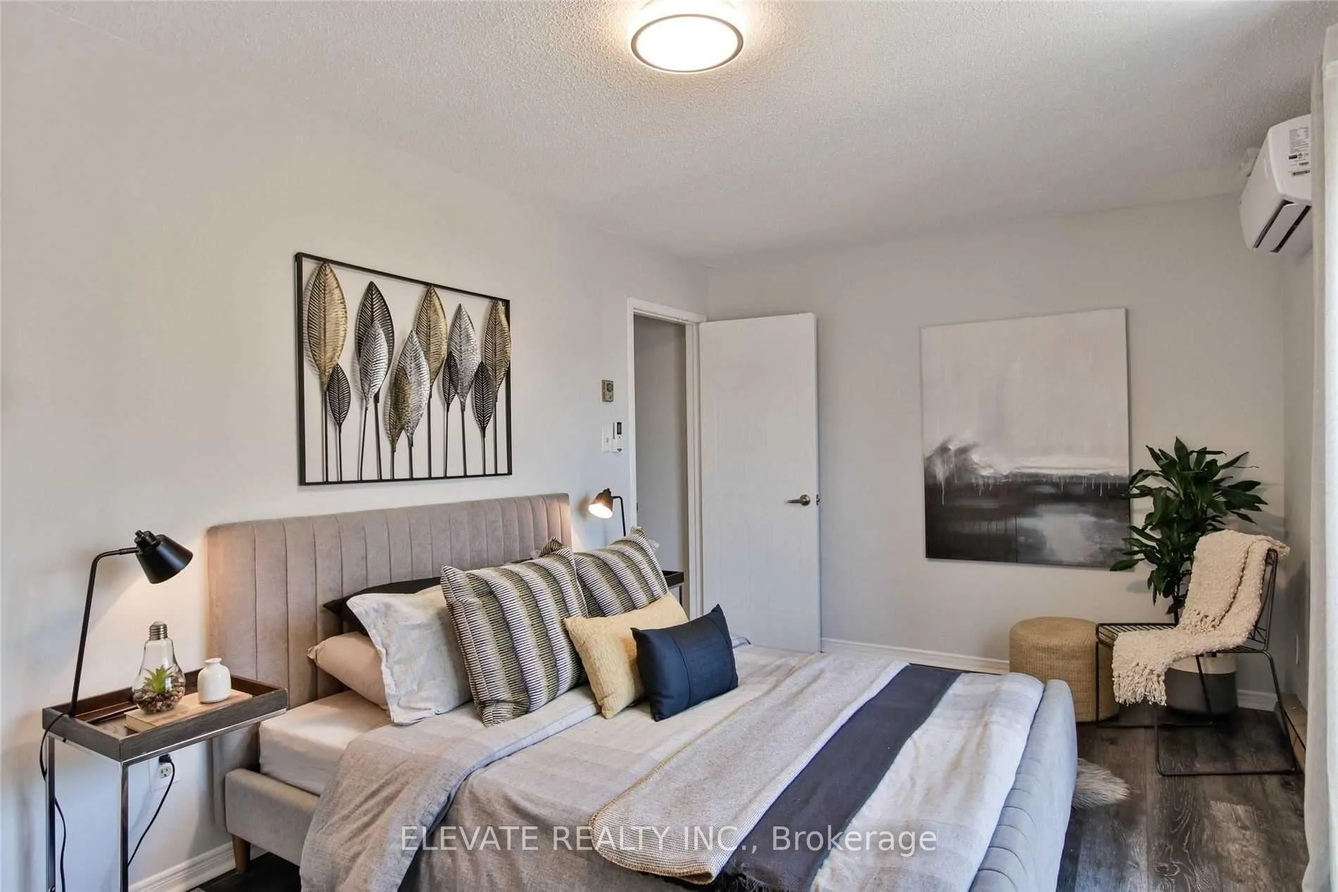 Photo 28 of 2131 Dufferin Street, Toronto, Oakwood Village — HOMEH