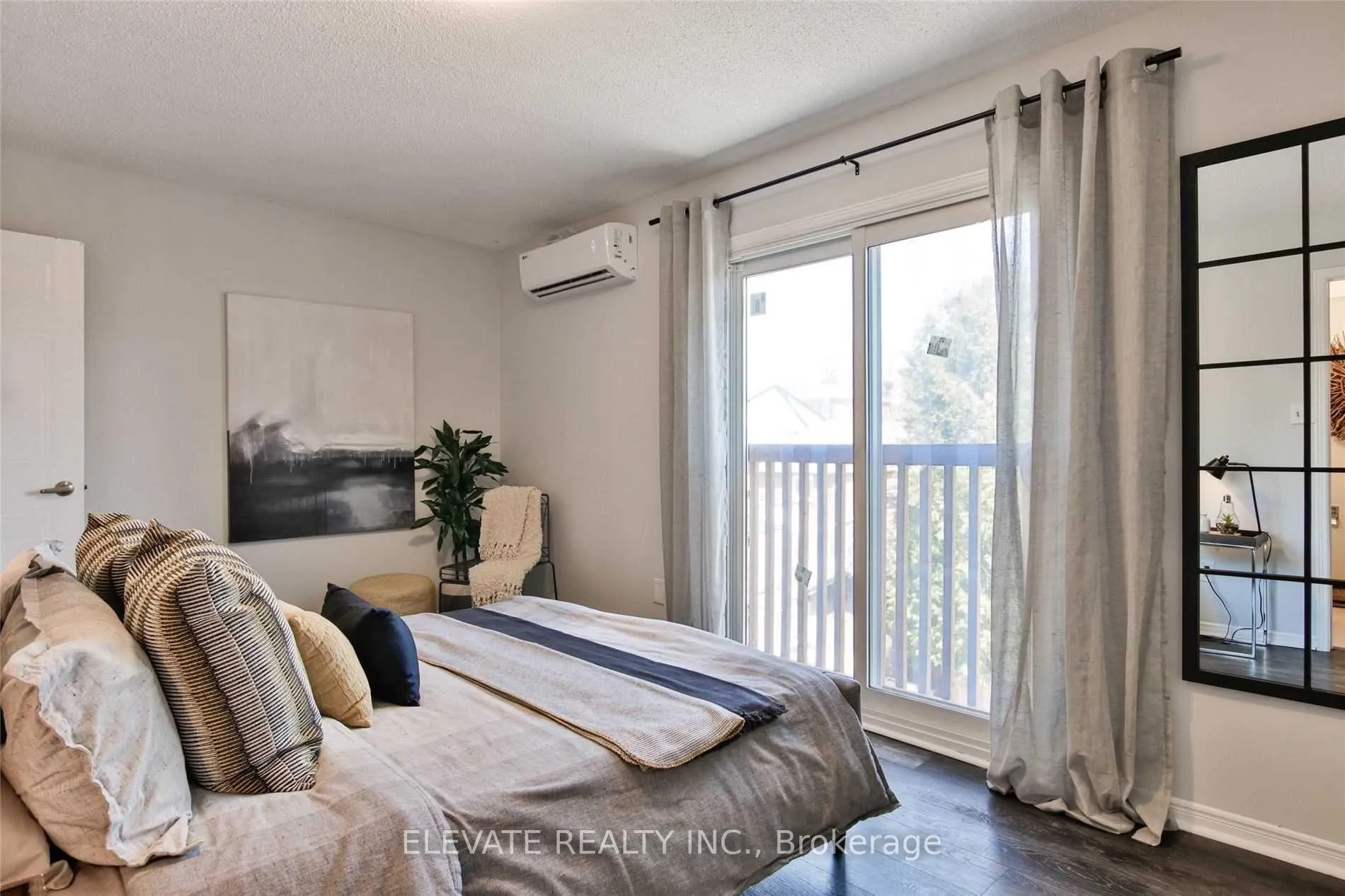 Photo 30 of 2131 Dufferin Street, Toronto, Oakwood Village — HOMEH