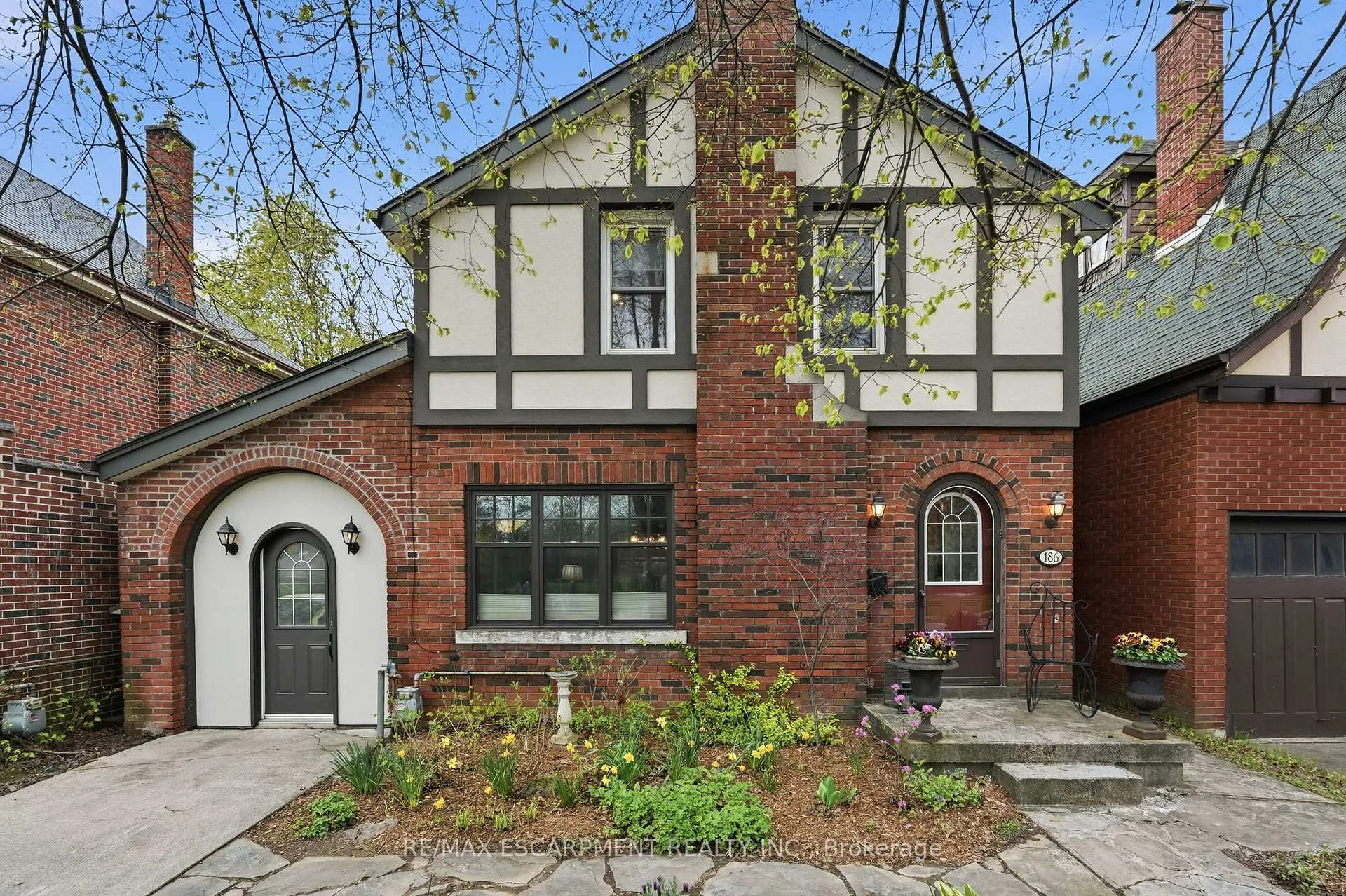 Photo 1 of 186 Dromore Crescent, Hamilton, Westdale — HOMEH