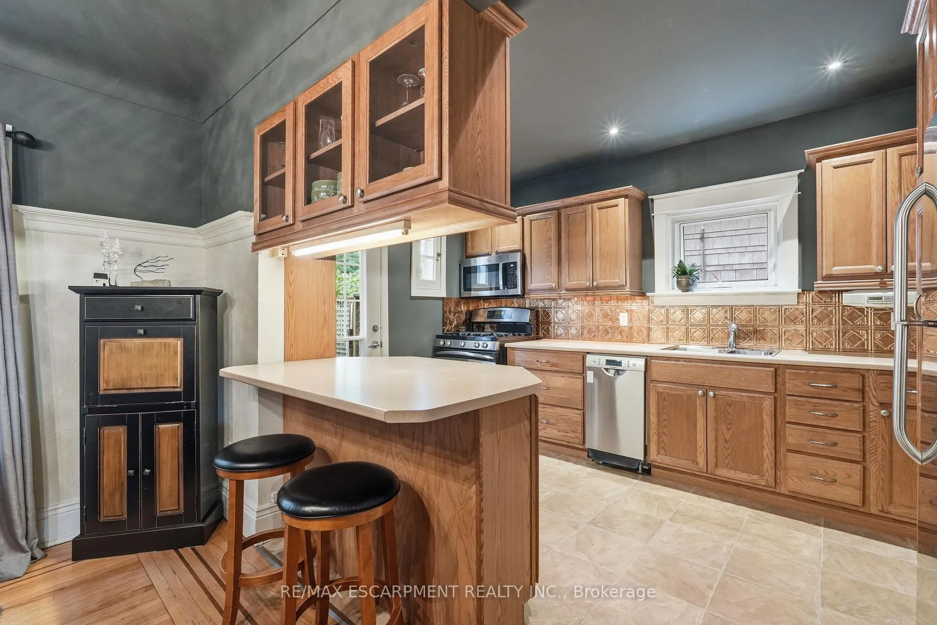 Photo 15 of 186 Dromore Crescent, Hamilton, Westdale — HOMEH