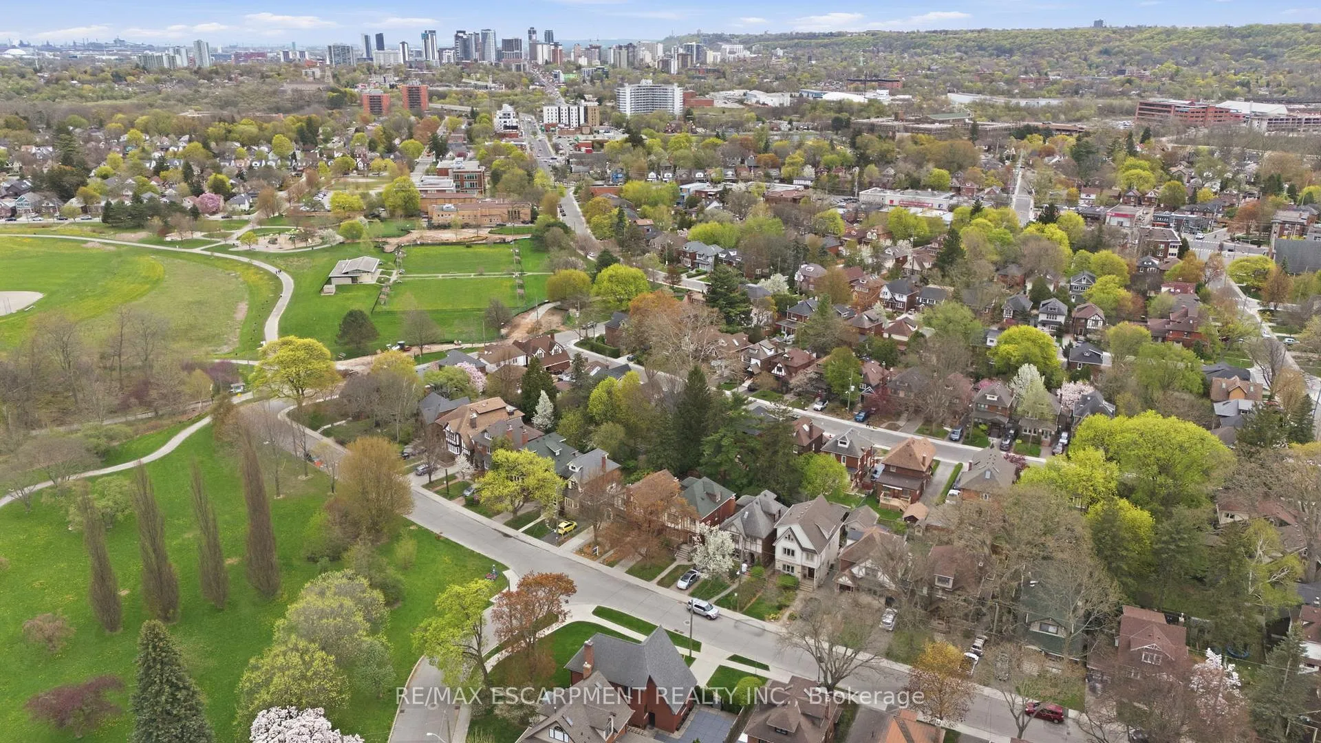 Photo 49 of 186 Dromore Crescent, Hamilton, Westdale — HOMEH