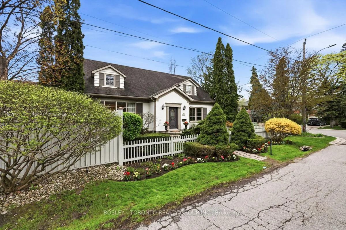 Photo 2 of 31 Caribou Road, Toronto, Bedford Park-Nortown — HOMEH