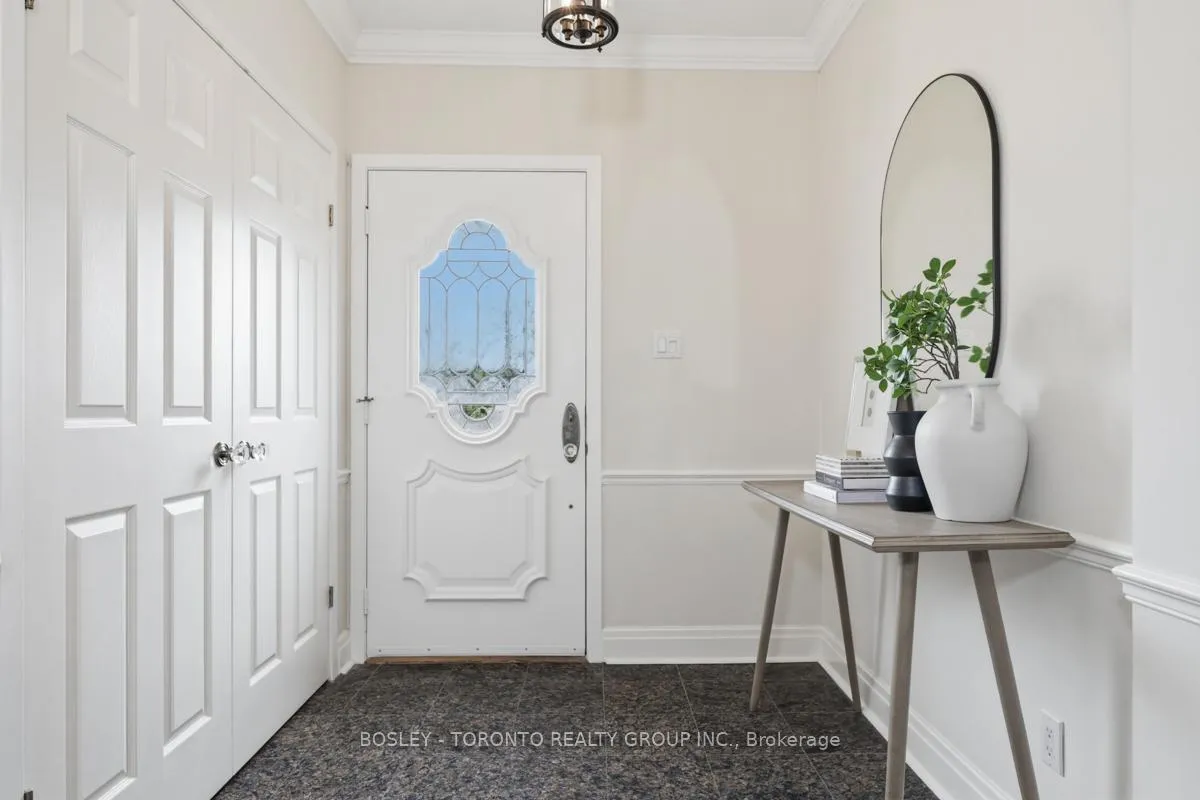 Photo 4 of 31 Caribou Road, Toronto, Bedford Park-Nortown — HOMEH