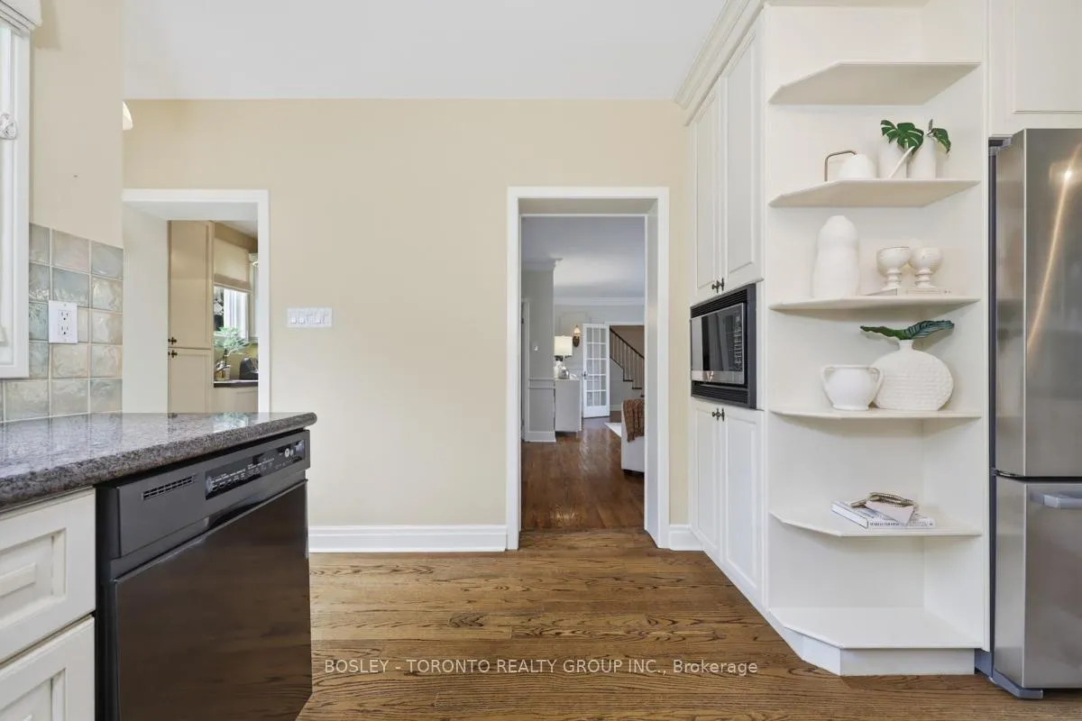 Photo 11 of 31 Caribou Road, Toronto, Bedford Park-Nortown — HOMEH