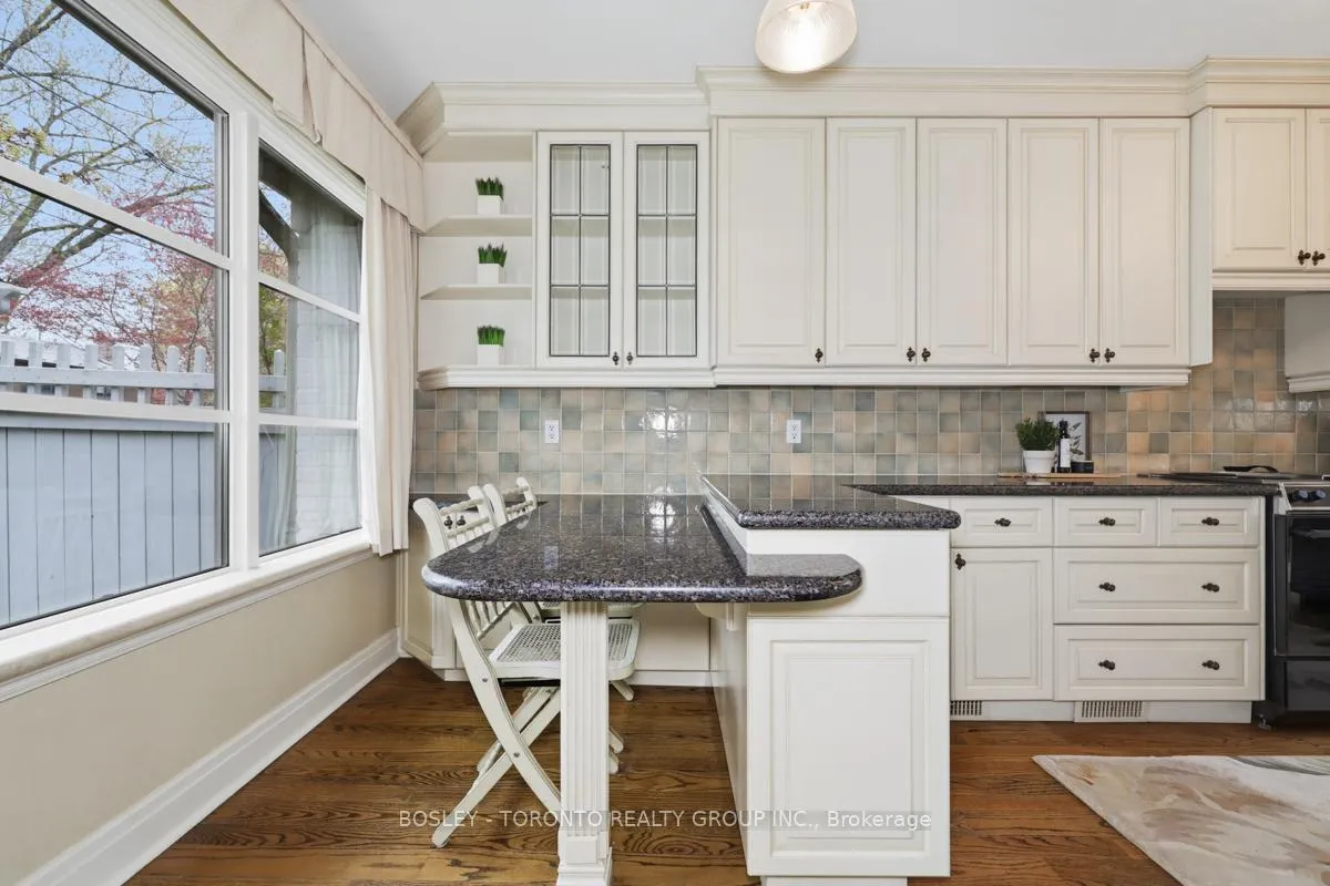 Photo 13 of 31 Caribou Road, Toronto, Bedford Park-Nortown — HOMEH