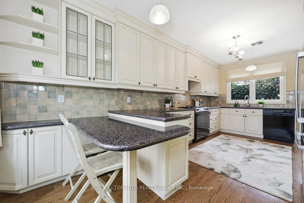 Photo 14 of 31 Caribou Road, Toronto, Bedford Park-Nortown — HOMEH