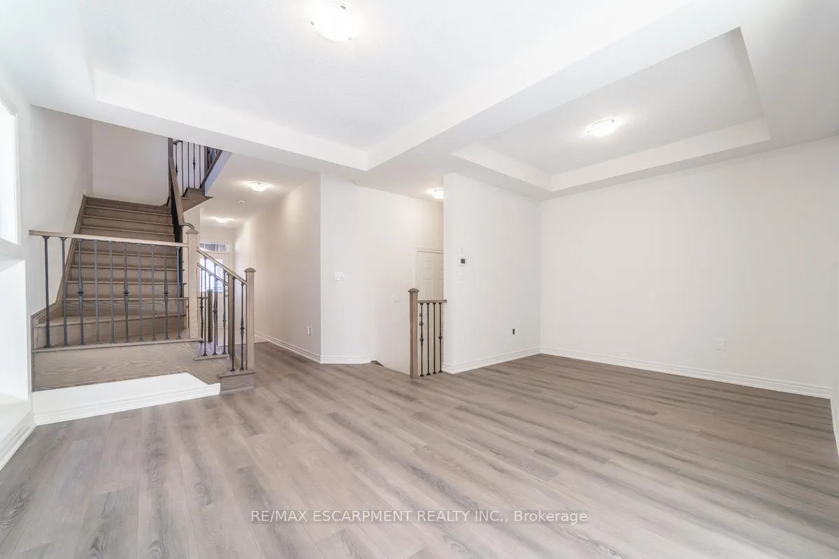 Photo 4 of 24 Westfield Crescent, Hamilton, Waterdown — HOMEH